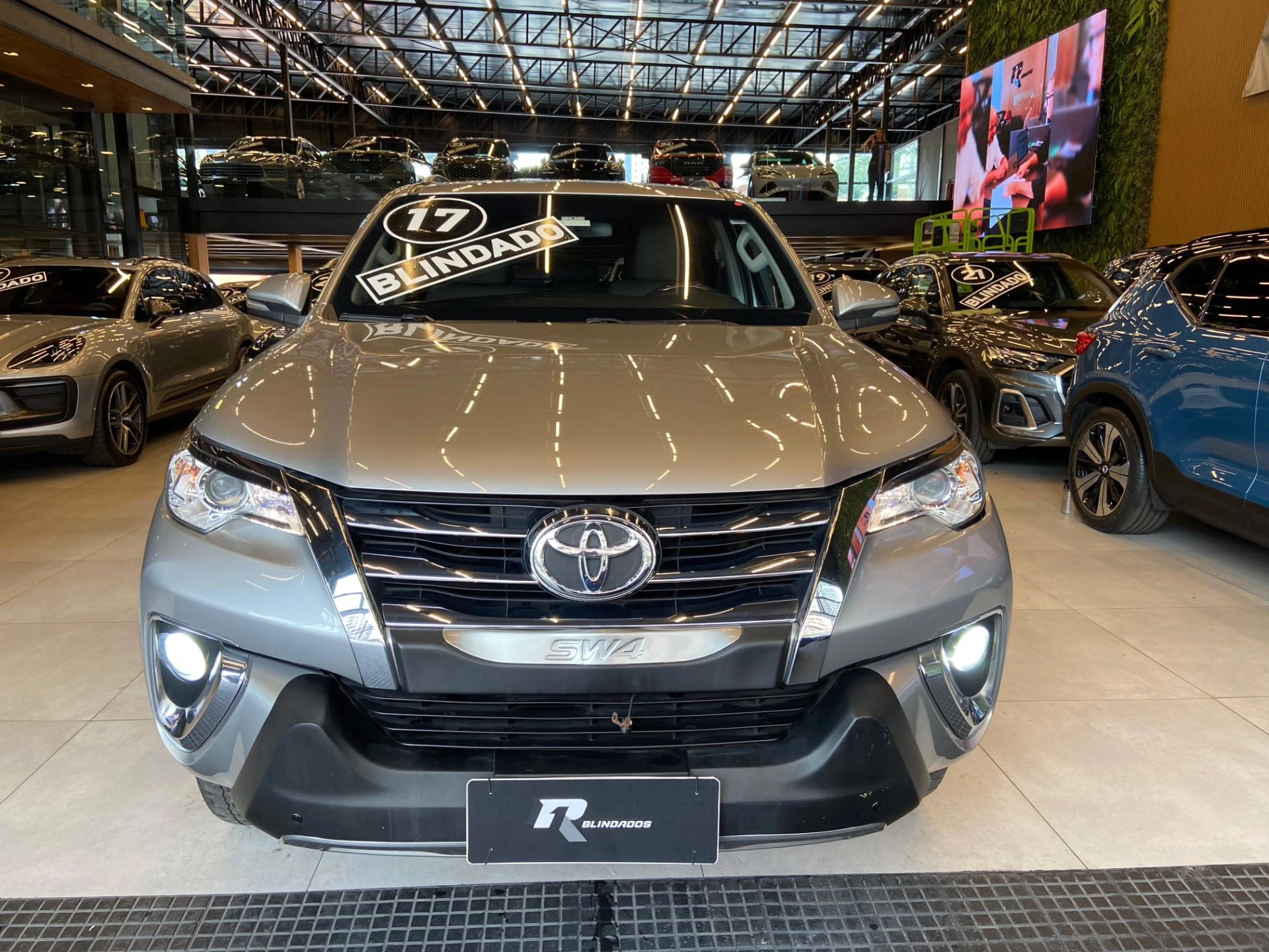 toyota HILUX SW4 2.7 SR 7 LUGARES 4X2 16V FLEX 4P AUTOMÁTICO 2017
