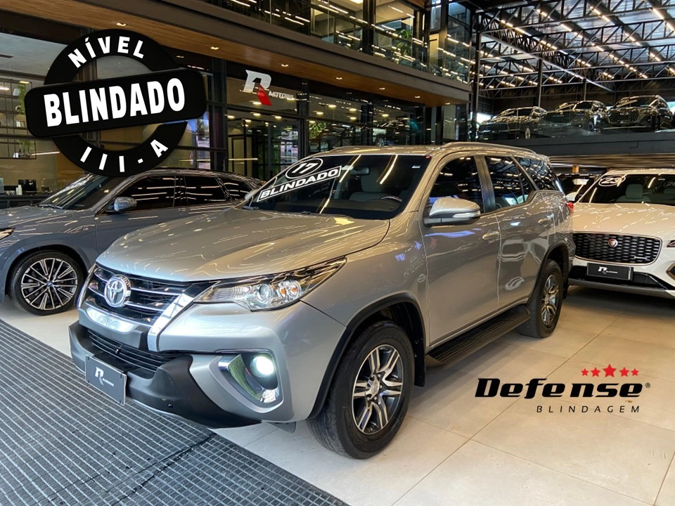 toyota HILUX SW4 2.7 SR 7 LUGARES 4X2 16V FLEX 4P AUTOMÁTICO 2017 toyota HILUX SW4 2.7 SR 7 LUGARES 4X2 16V FLEX 4P AUTOMÁTICO 2017