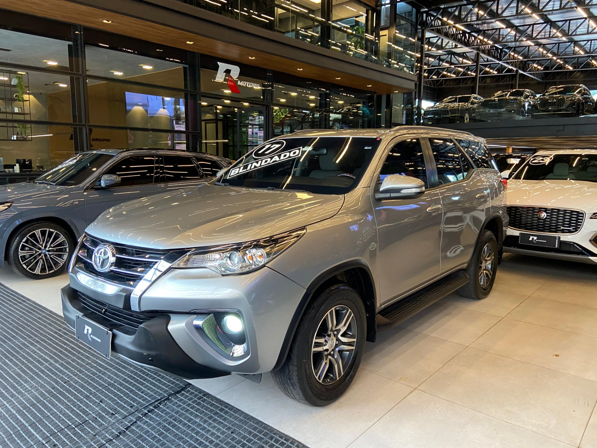 toyota HILUX SW4 2.7 SR 7 LUGARES 4X2 16V FLEX 4P AUTOMÁTICO 2017