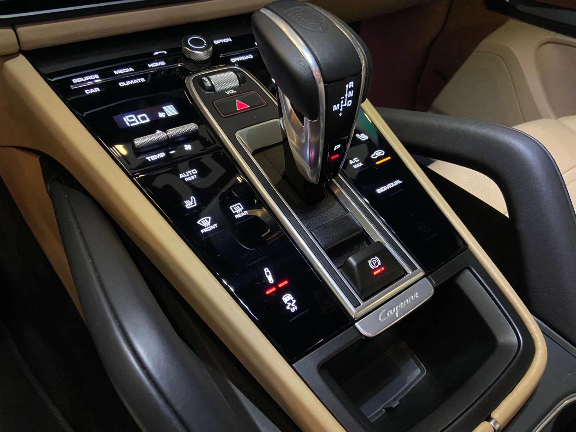 porsche CAYENNE 3.0 V6 E-HYBRID COUPÉ PLATINUM EDITION AWD TIPTRONIC S 2023