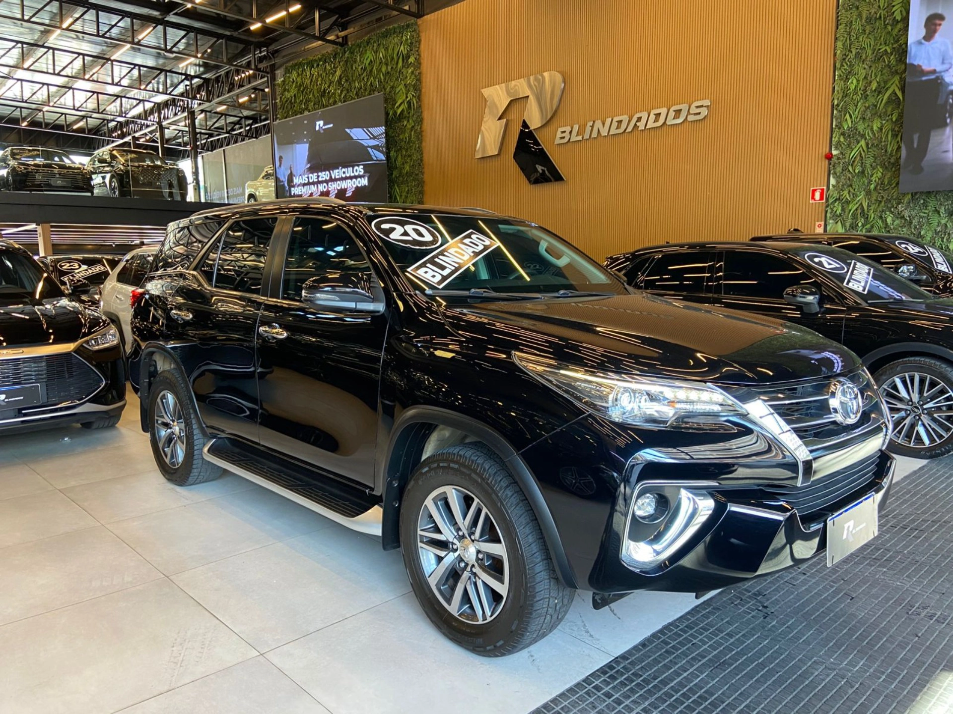 toyota HILUX SW4 2.8 SRX 4X4 7 LUGARES 16V TURBO INTERCOOLER DIESEL 4P AUTOMÁTICO 2020