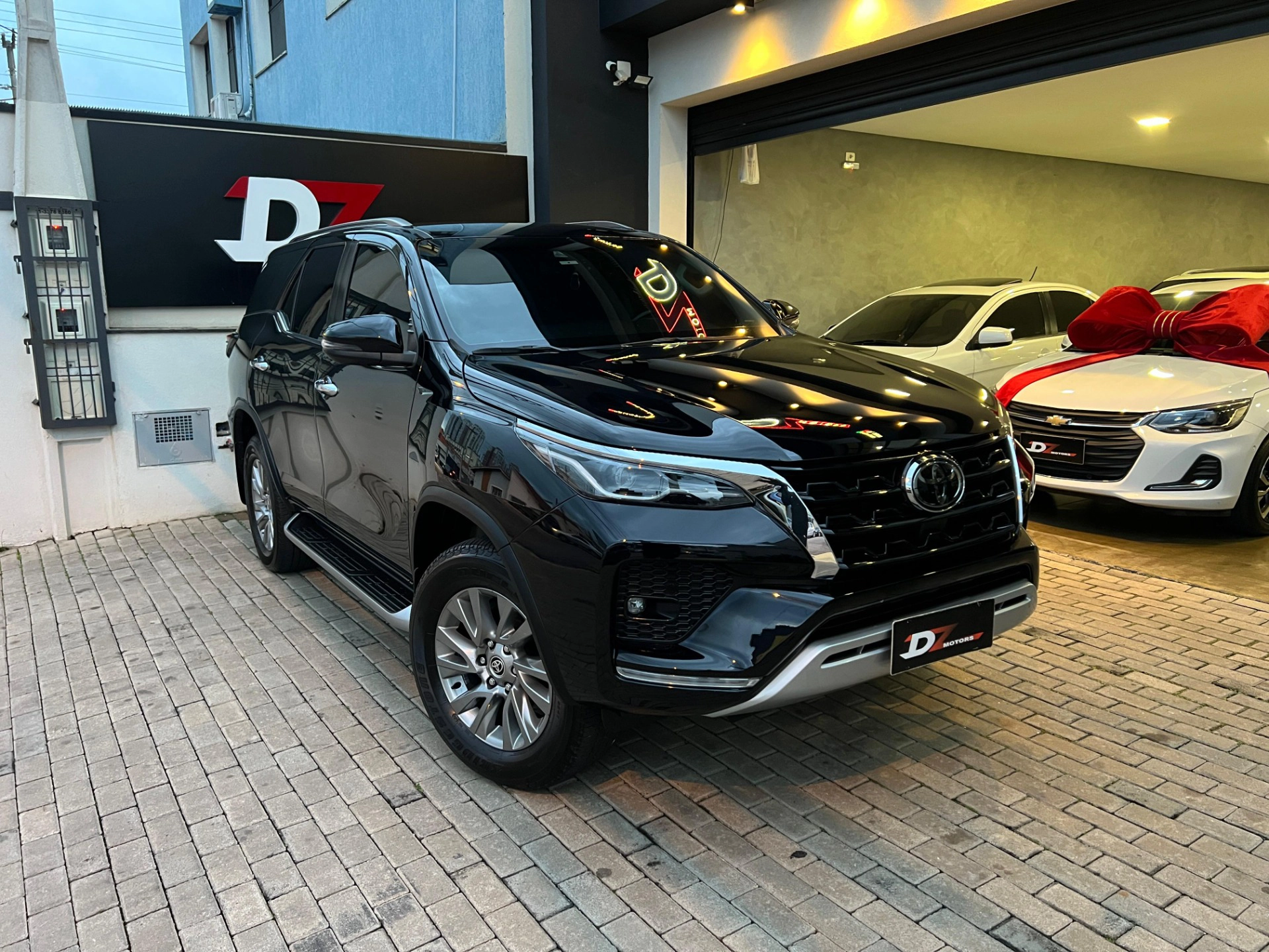 TOYOTA HILUX SW4 2.8 D-4D TURBO DIESEL SRX 7L 4X4 AUTOMÁTICO