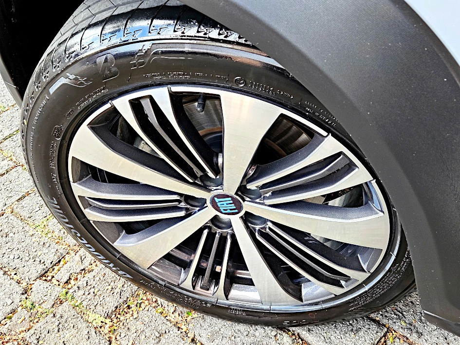 fiat FASTBACK 1.0 TURBO 200 HYBRID AUDACE CVT 2025