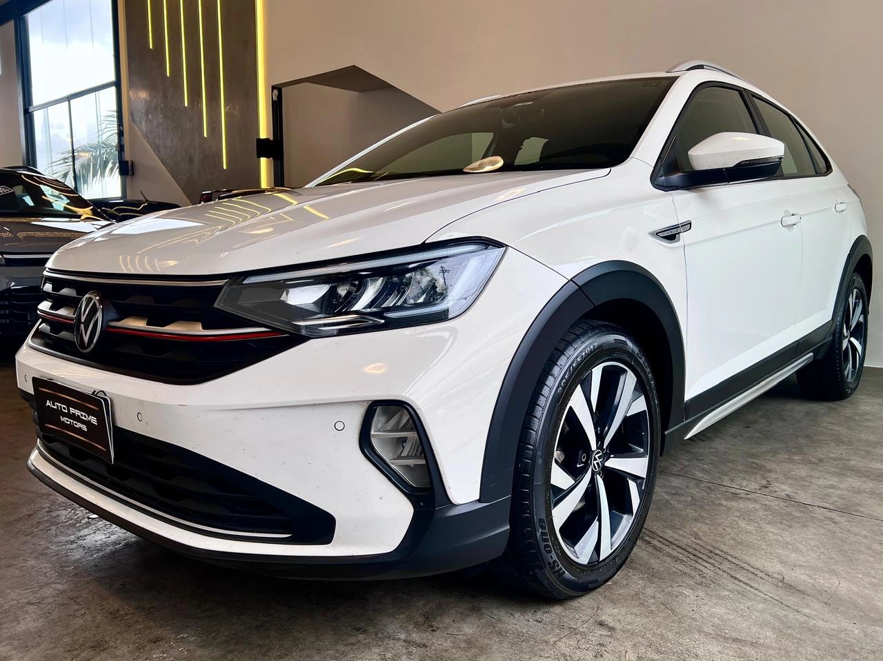 VOLKSWAGEN NIVUS 1.0 200 TSI TOTAL FLEX HIGHLINE AUTOMÁTICO
