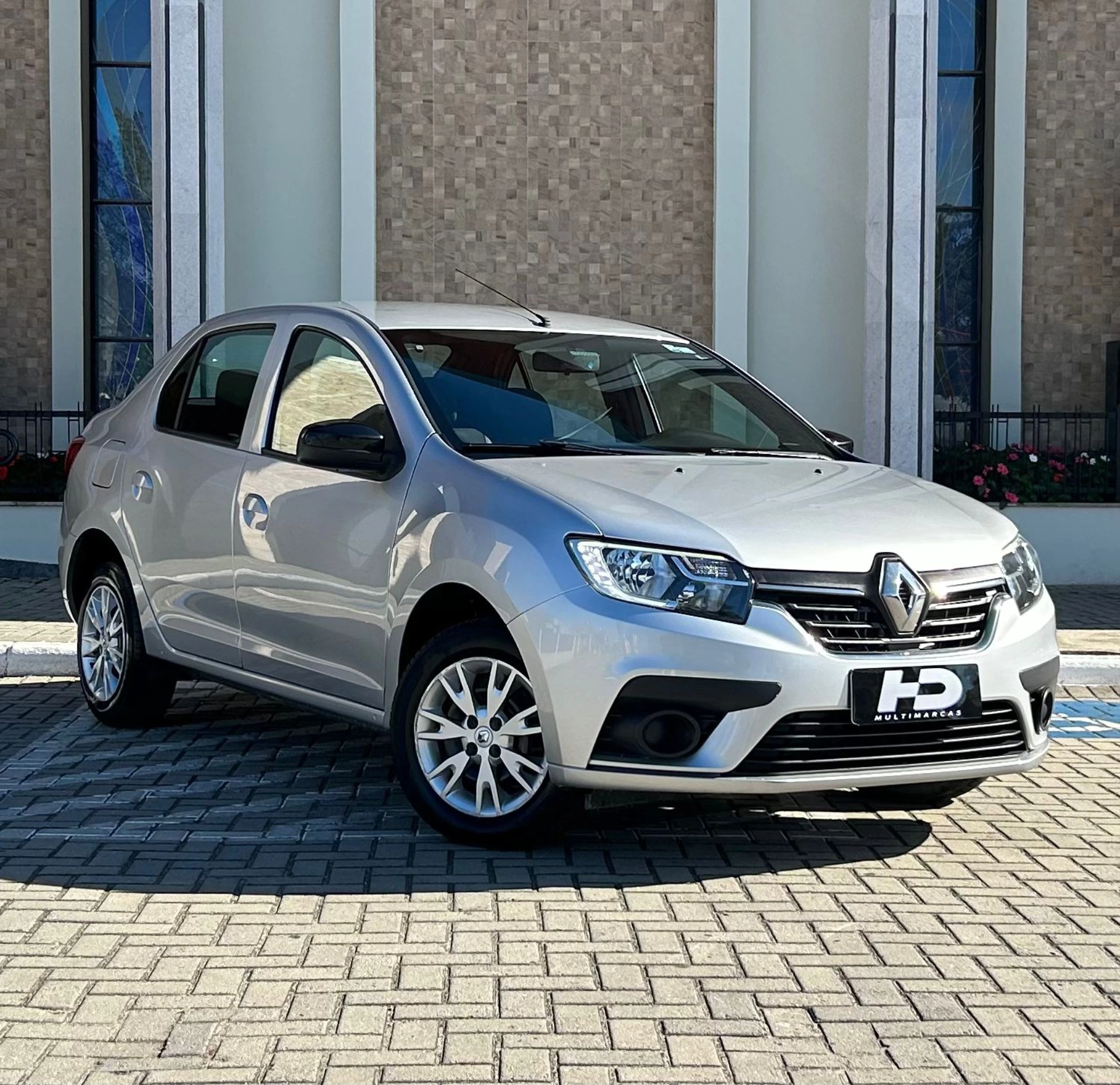 LOGAN 1.0 12V SCE FLEX ZEN MANUAL