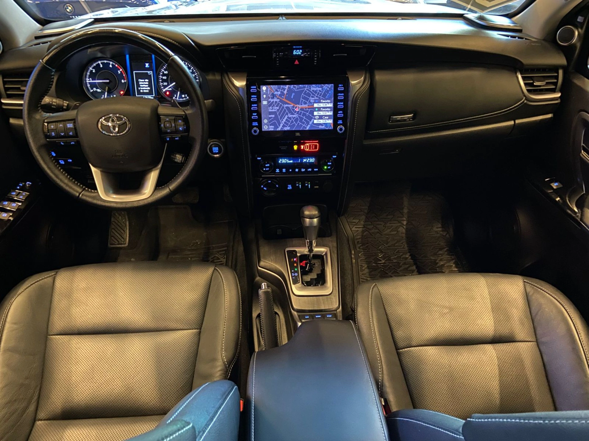 toyota HILUX SW4 2.8 D-4D TURBO DIESEL SRX 7L 4X4 AUTOMÁTICO 2022