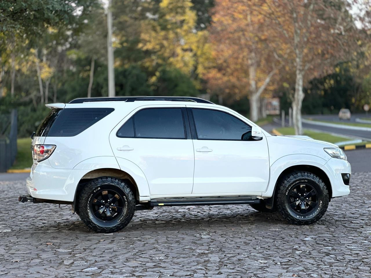 TOYOTA HILUX SW4 3.0 SRV 4X4 16V TURBO INTERCOOLER DIESEL 4P AUTOMÁTICO