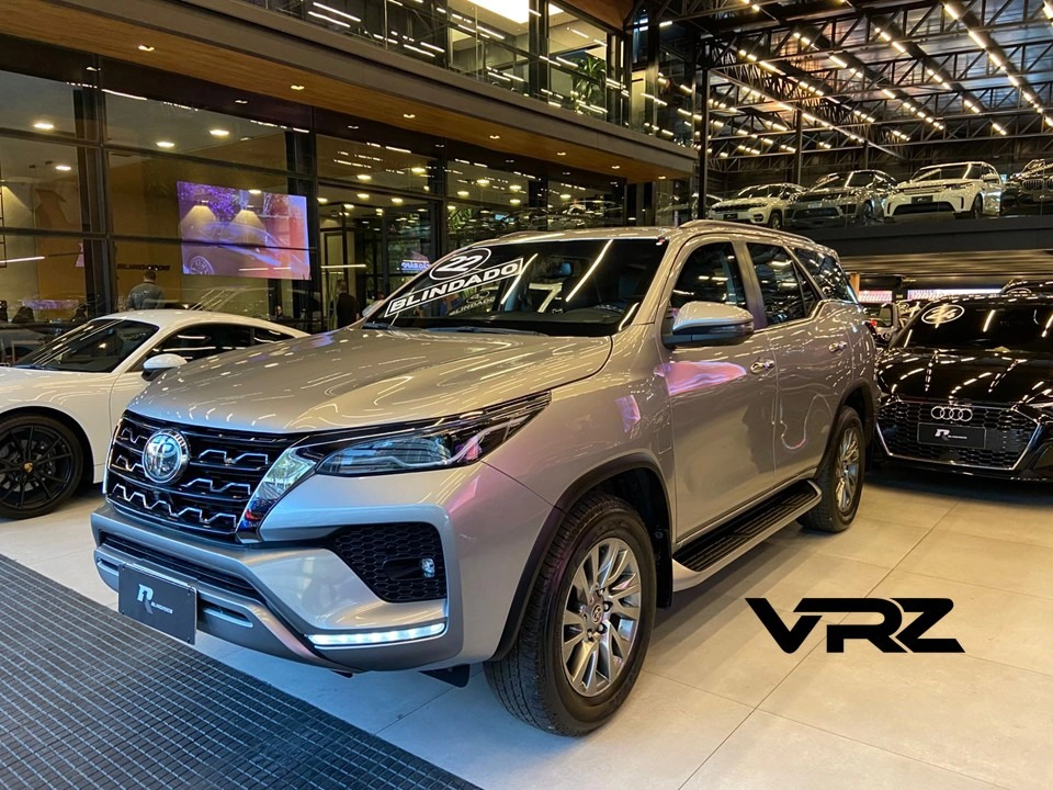 toyota HILUX SW4 2.8 D-4D TURBO DIESEL SRX 7L 4X4 AUTOMÁTICO 2022 toyota HILUX SW4 2.8 D-4D TURBO DIESEL SRX 7L 4X4 AUTOMÁTICO 2022