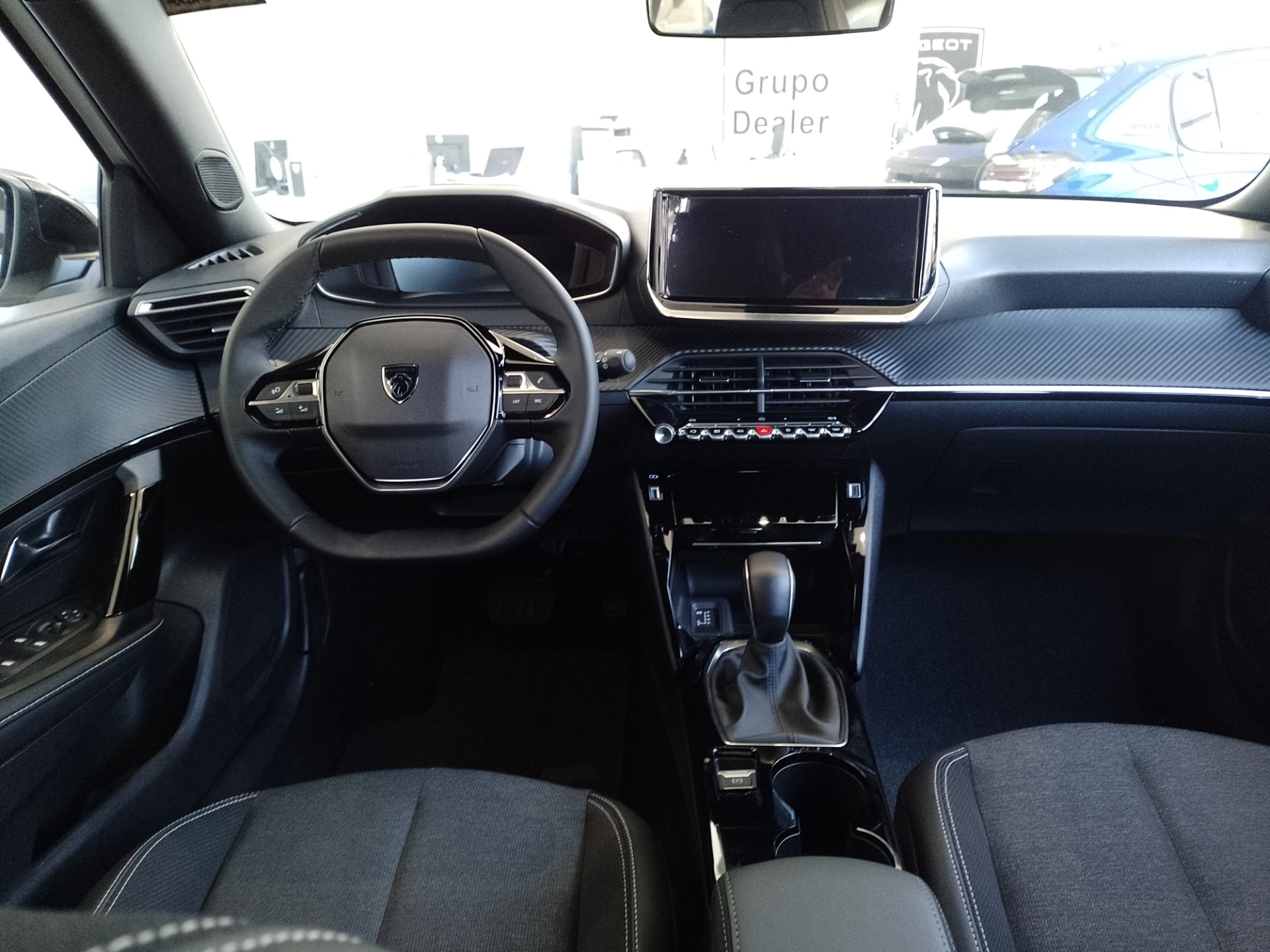 PEUGEOT-2008-1.0 TURBO 200 FLEX ACTIVE CVT
