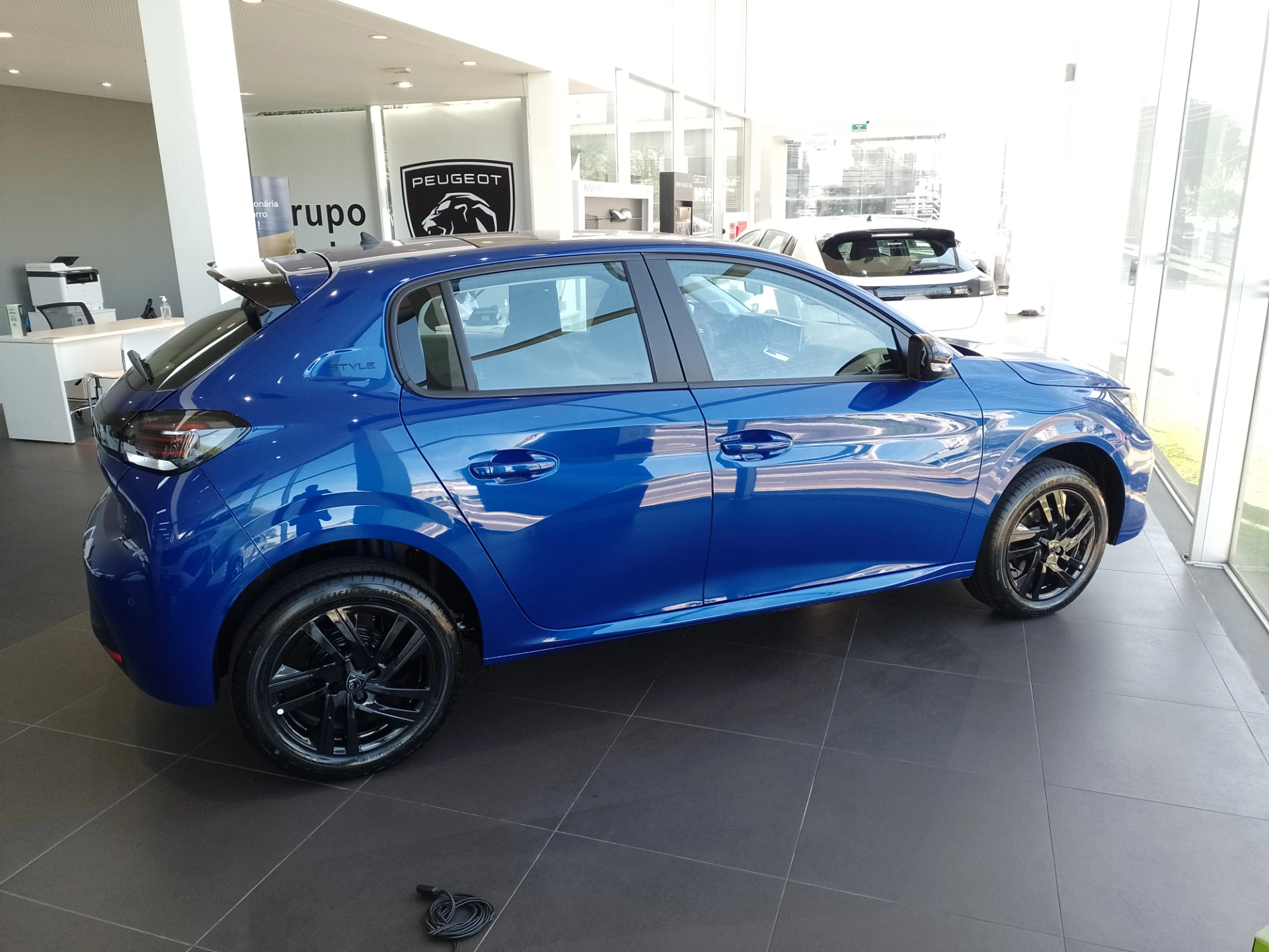 PEUGEOT-208-1.0 FIREFLY FLEX STYLE MANUAL