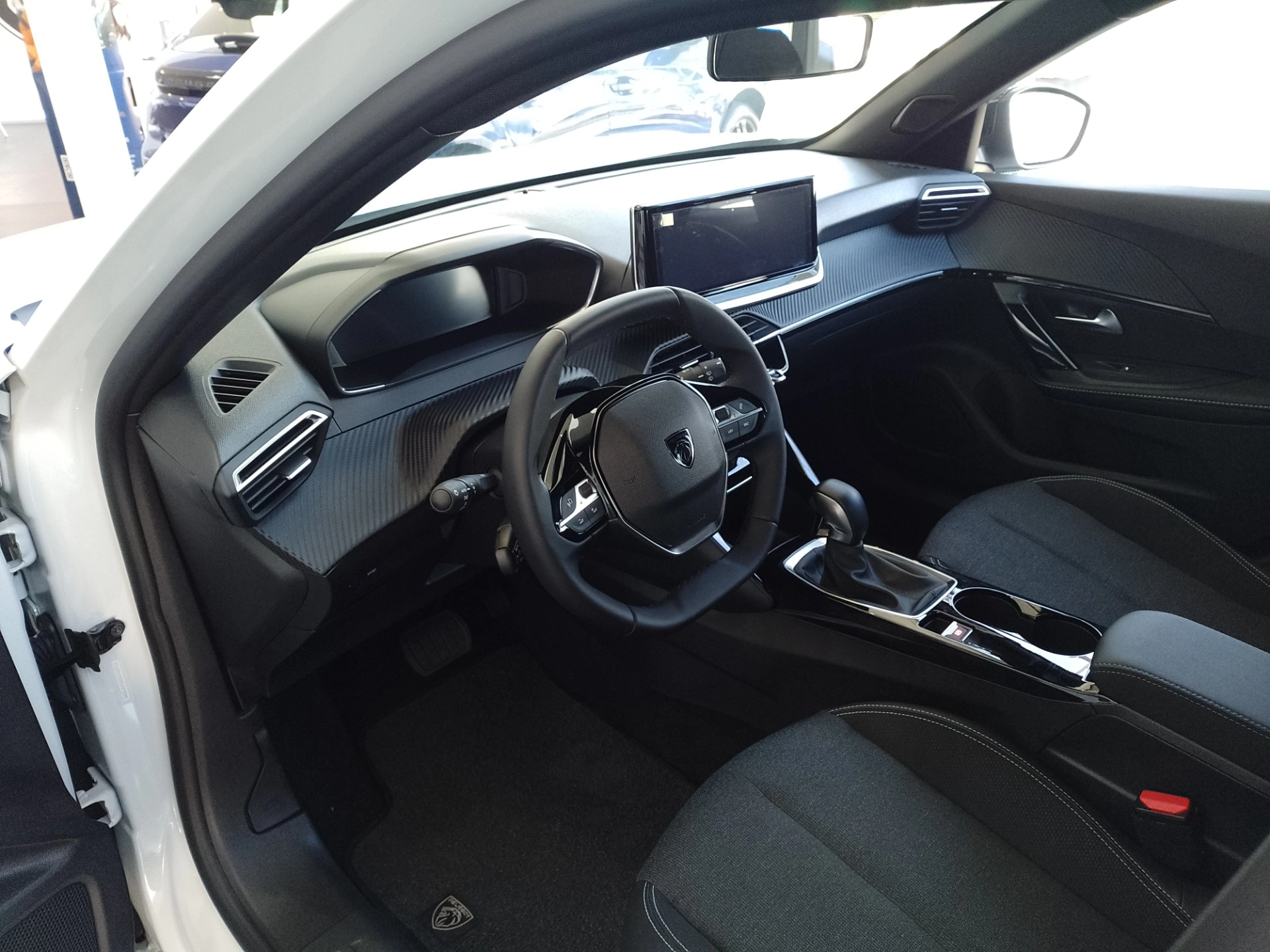 PEUGEOT-2008-1.0 TURBO 200 FLEX ACTIVE CVT
