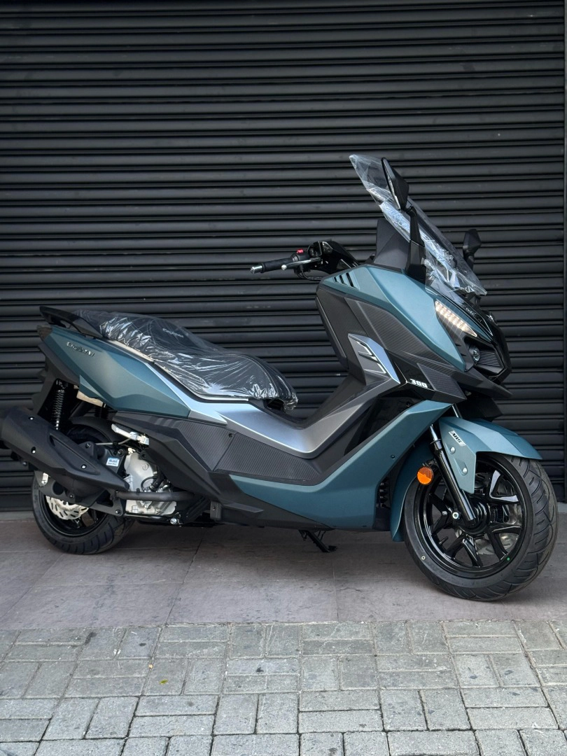 DAFRA CRUISYM 300 Scooter