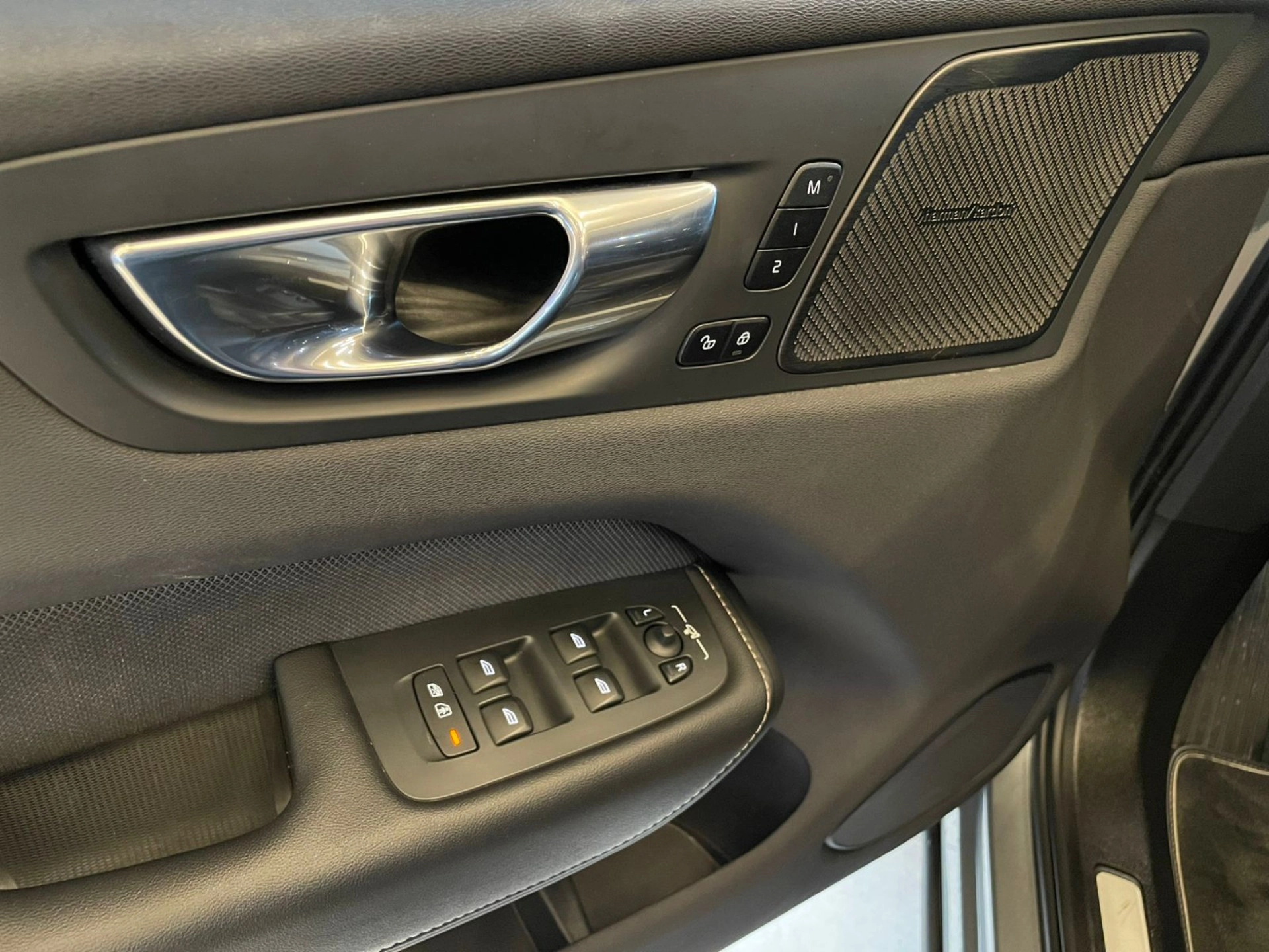volvo XC60 2.0 T8 HYBRID R-DESIGN AWD GEARTRONIC 2020