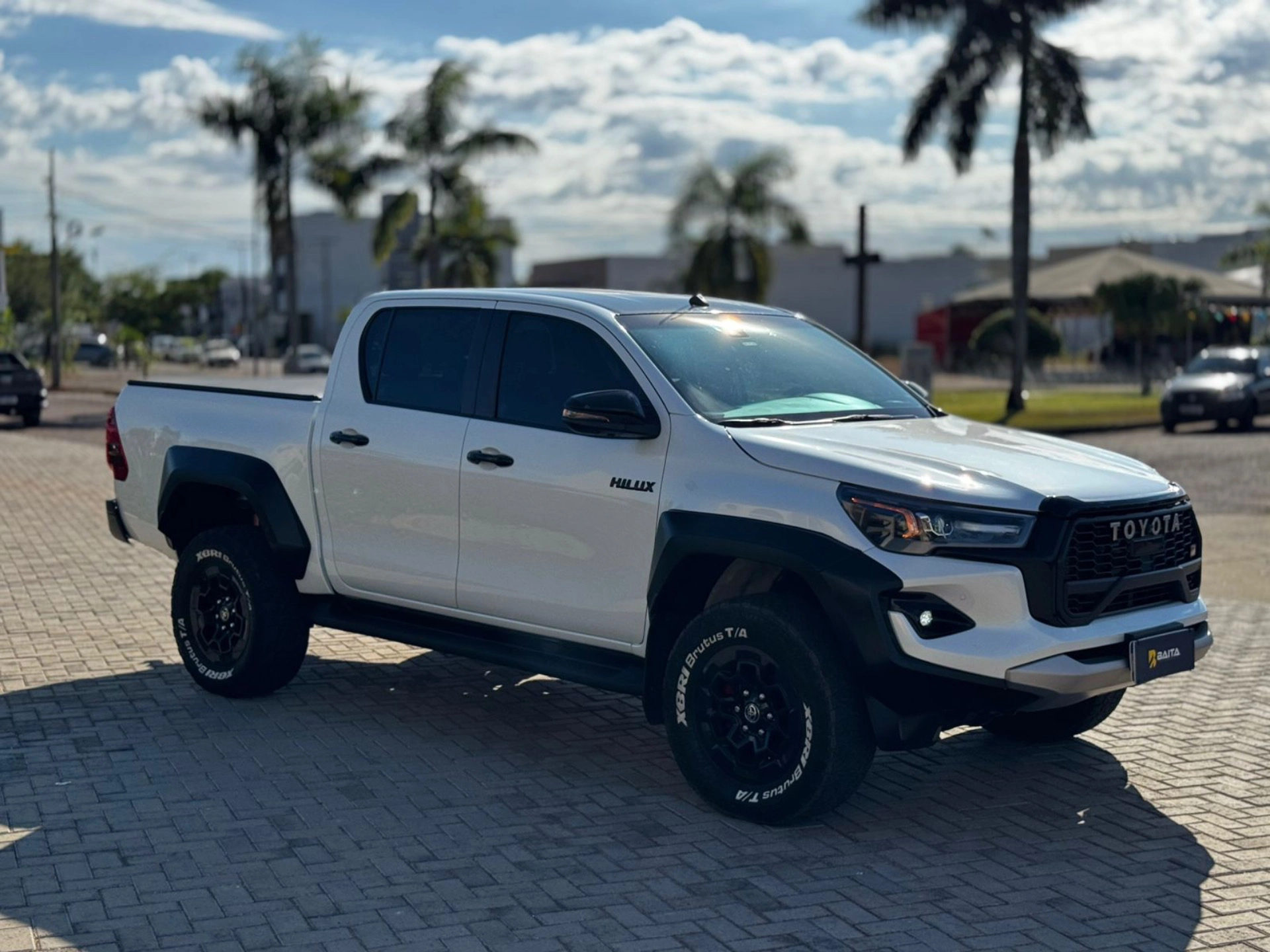 TOYOTA HILUX
