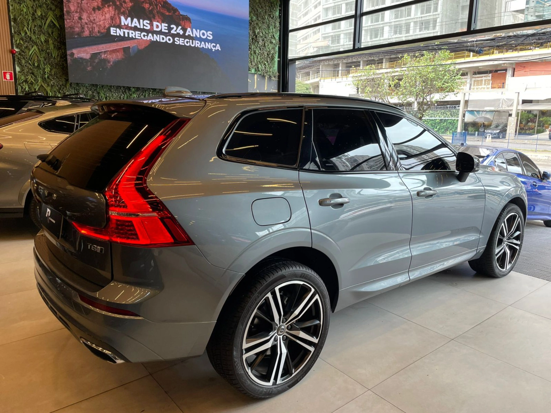 volvo XC60 2.0 T8 HYBRID R-DESIGN AWD GEARTRONIC 2020