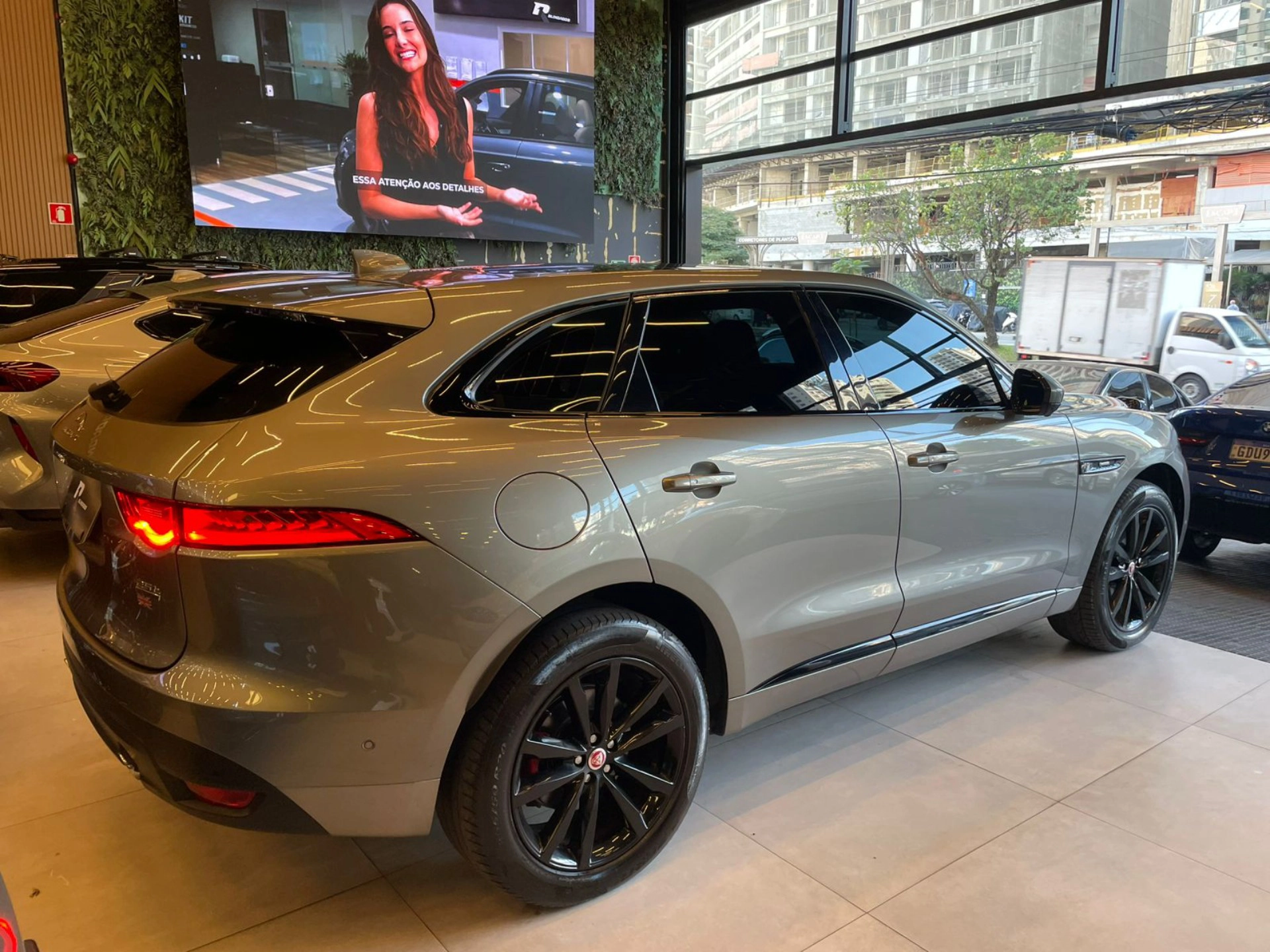 jaguar F-PACE 2.0 16V INGENIUM R-SPORT AWD 4P AUTOMÁTICO 2019