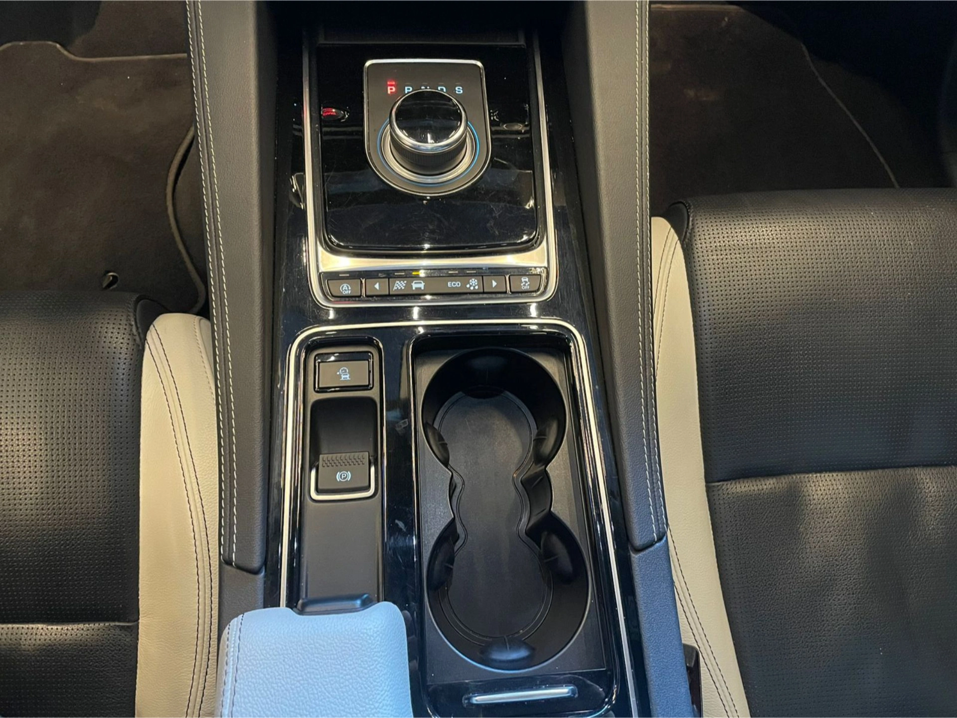 jaguar F-PACE 2.0 16V INGENIUM R-SPORT AWD 4P AUTOMÁTICO 2019