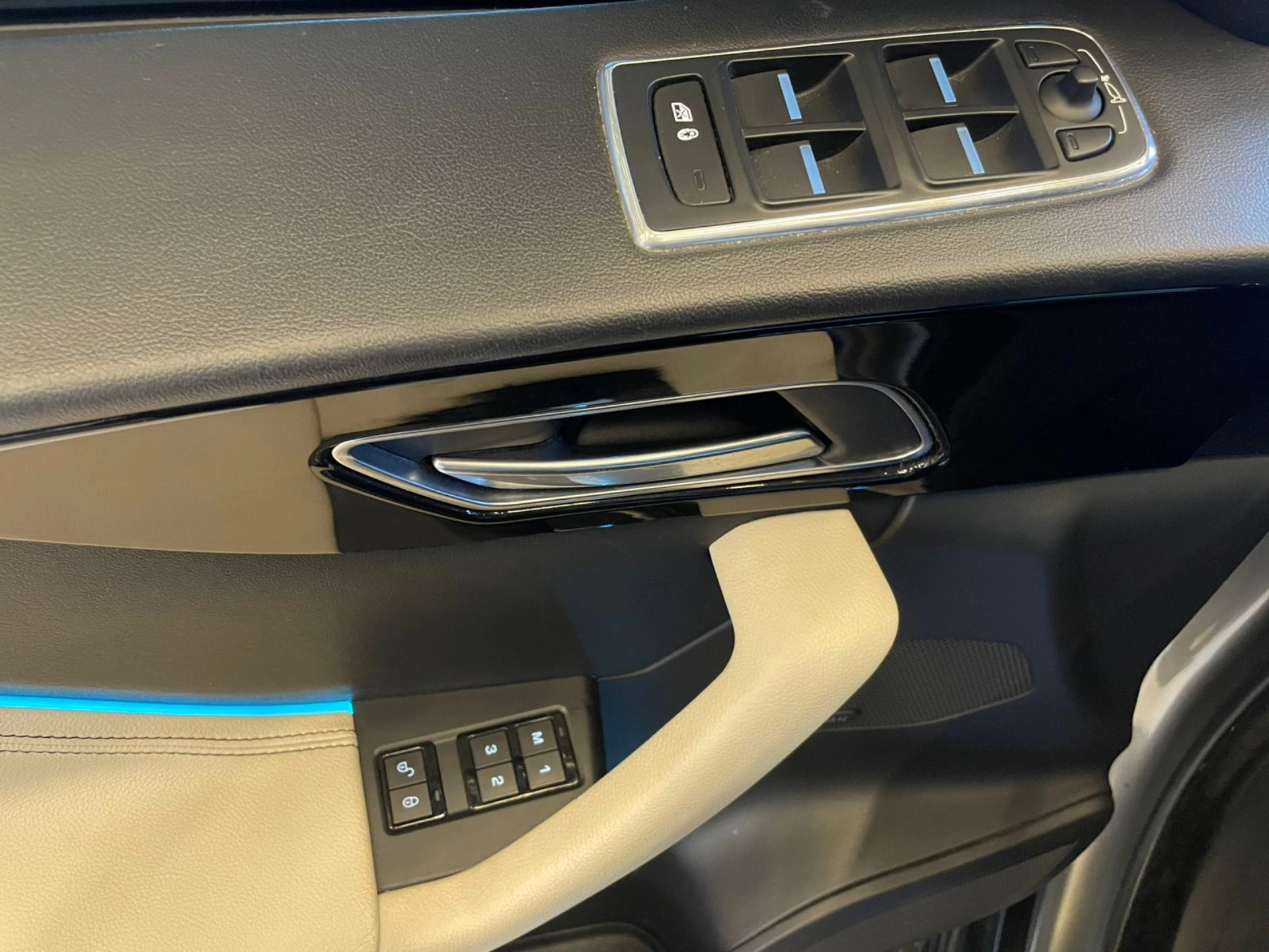 jaguar F-PACE 2.0 16V INGENIUM R-SPORT AWD 4P AUTOMÁTICO 2019