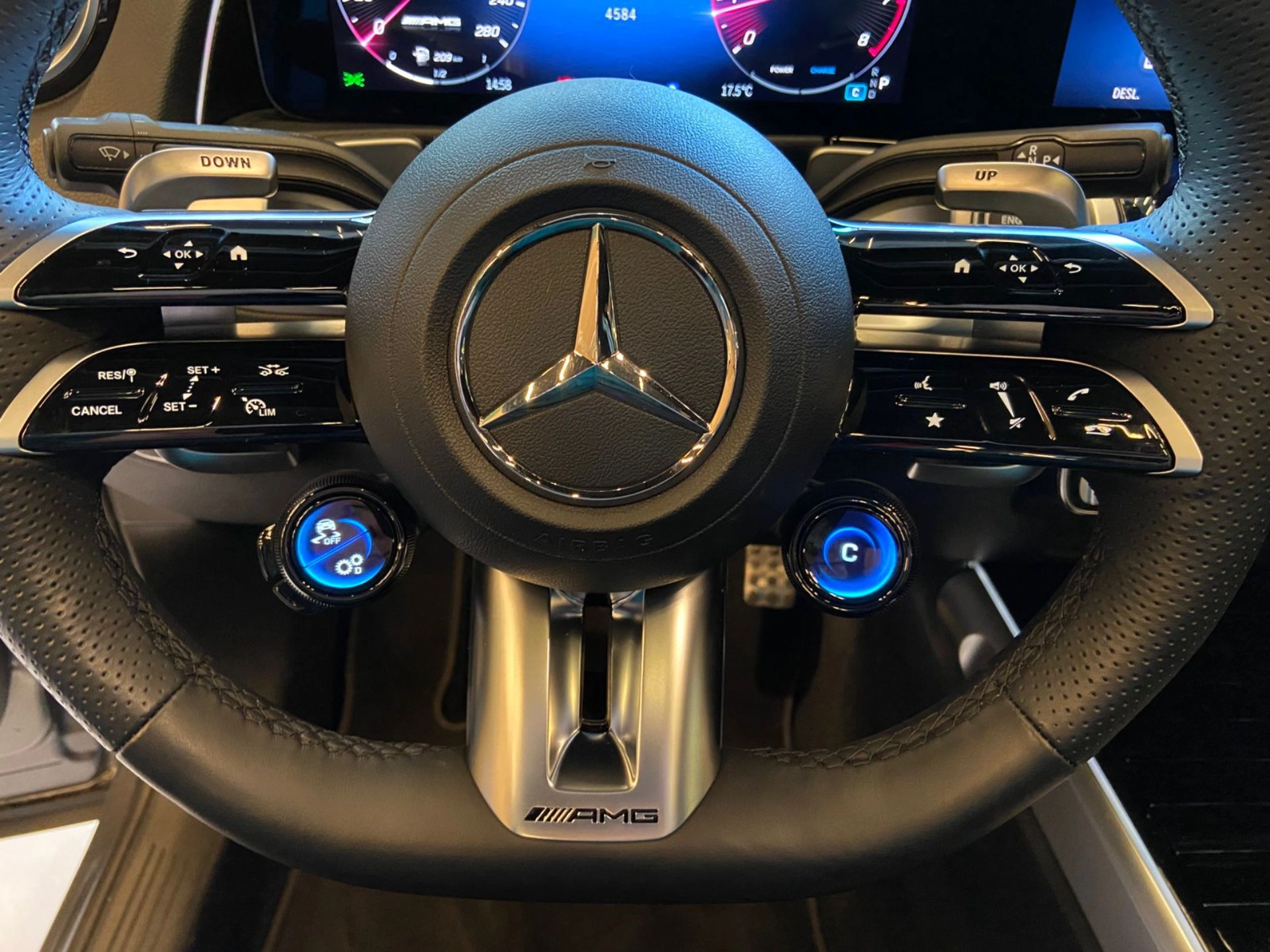 mercedes-benz GLB 35 AMG 2.0 MHEV 4MATIC SPEEDSHIFT 2025