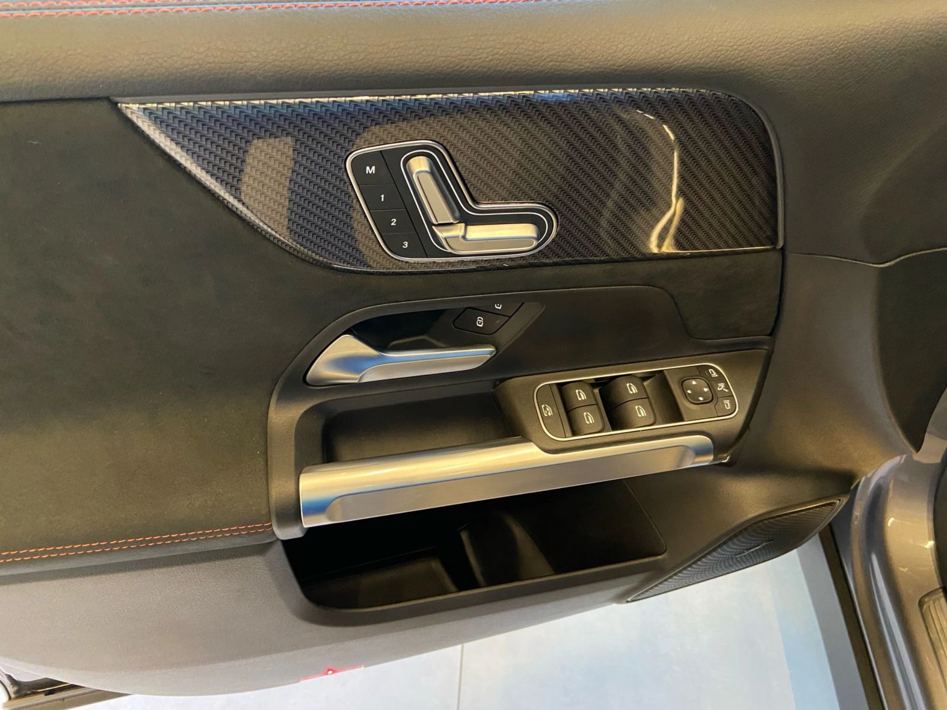 mercedes-benz GLB 35 AMG 2.0 MHEV 4MATIC SPEEDSHIFT 2025