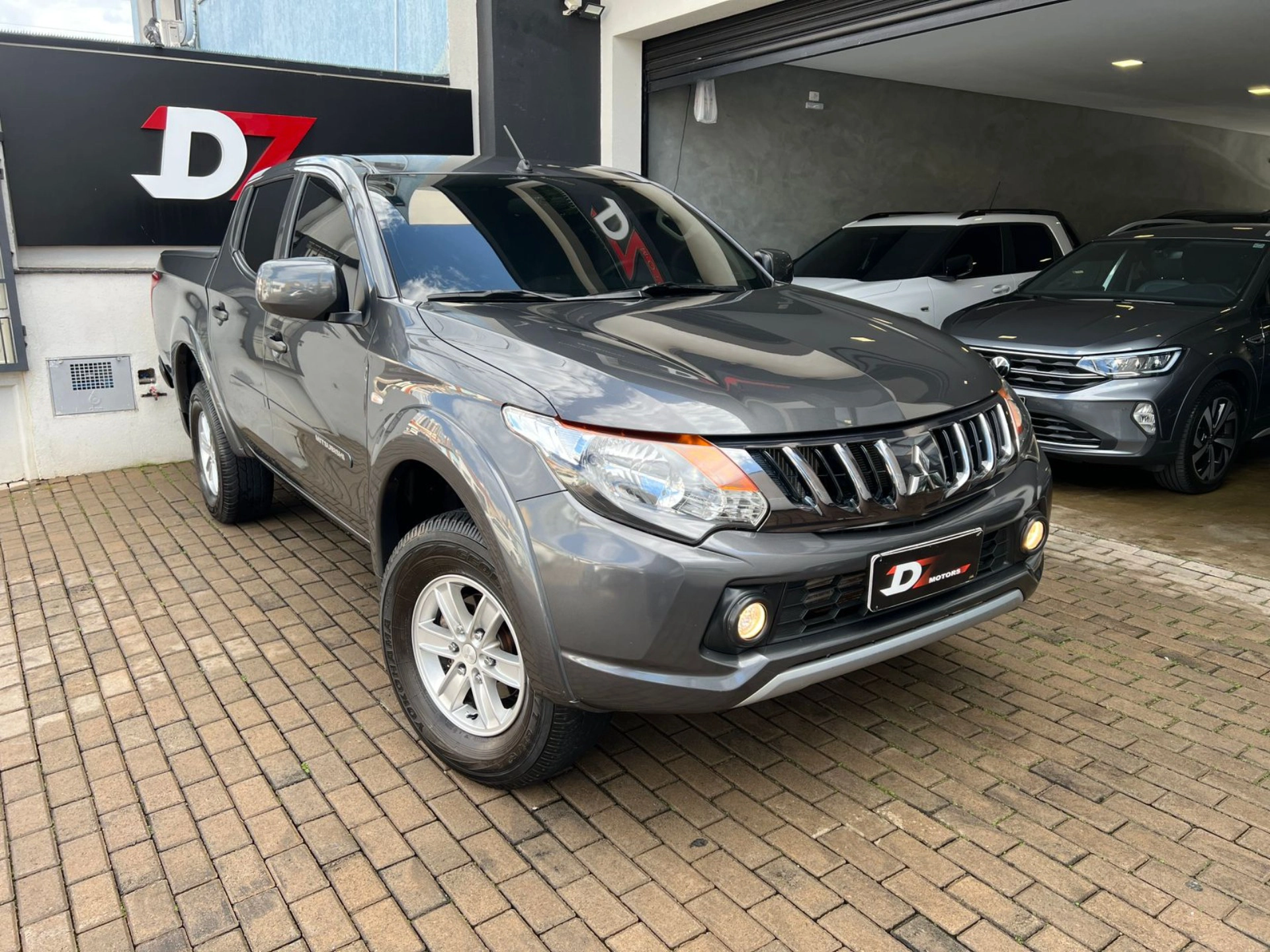 MITSUBISHI L200 TRITON 2.4 16V TURBO DIESEL SPORT GLS CD 4P 4X4 AUTOMÁTICO