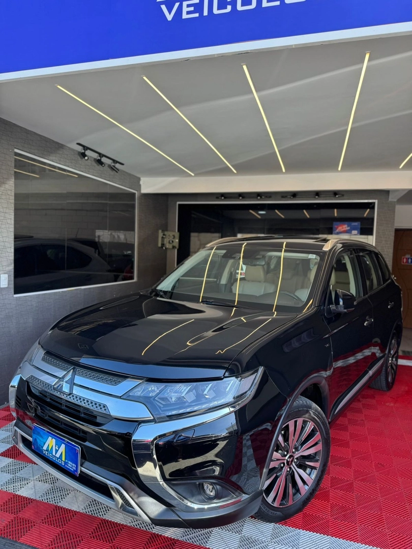 MITSUBISHI OUTLANDER 3.0 MIVEC V6 GASOLINA HPE-S AWD AUTOMÁTICO