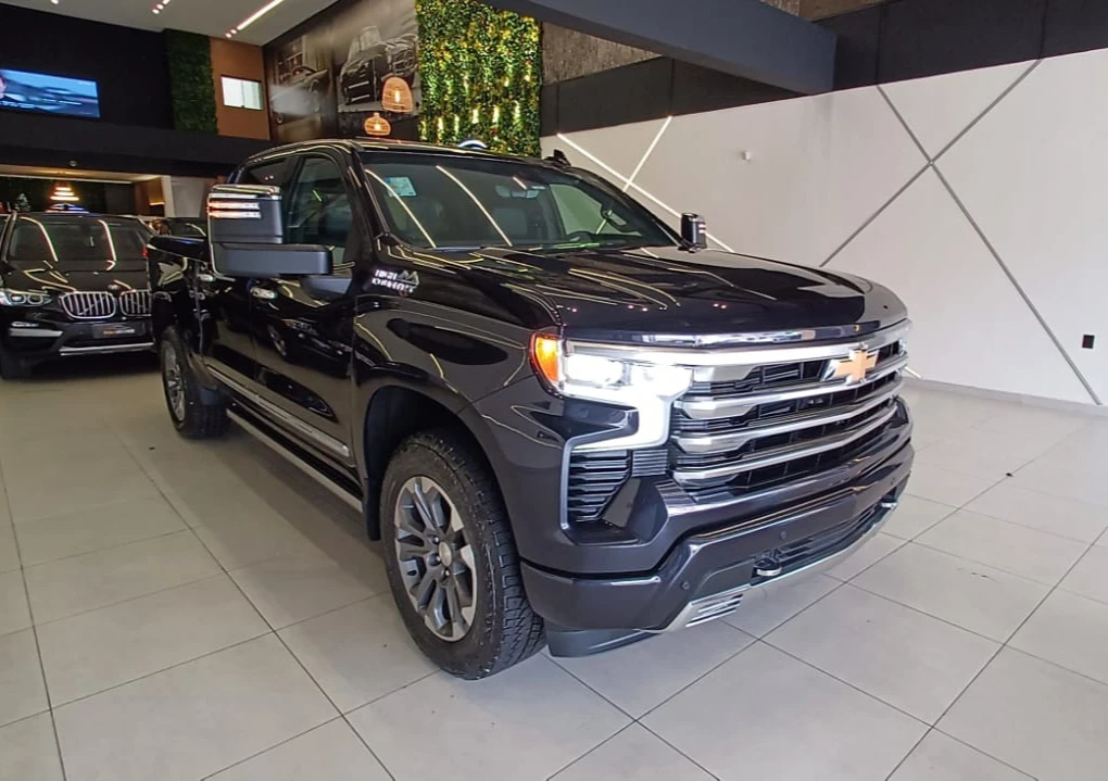 CHEVROLET SILVERADO 5.3 V8 GASOLINA 1500 HIGH COUNTRY 4X4 AUTOMÁTICO