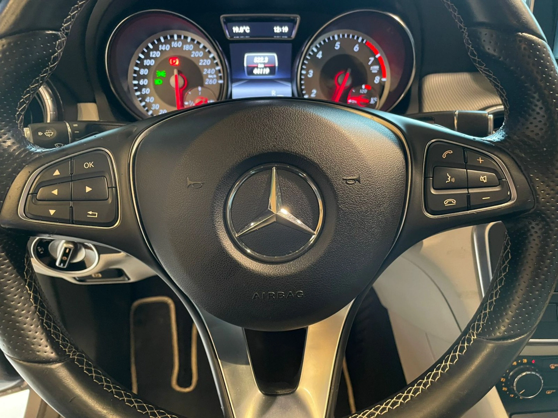 mercedes-benz CLA 200 1.6 URBAN 16V GASOLINA 4P AUTOMÁTICO 2015