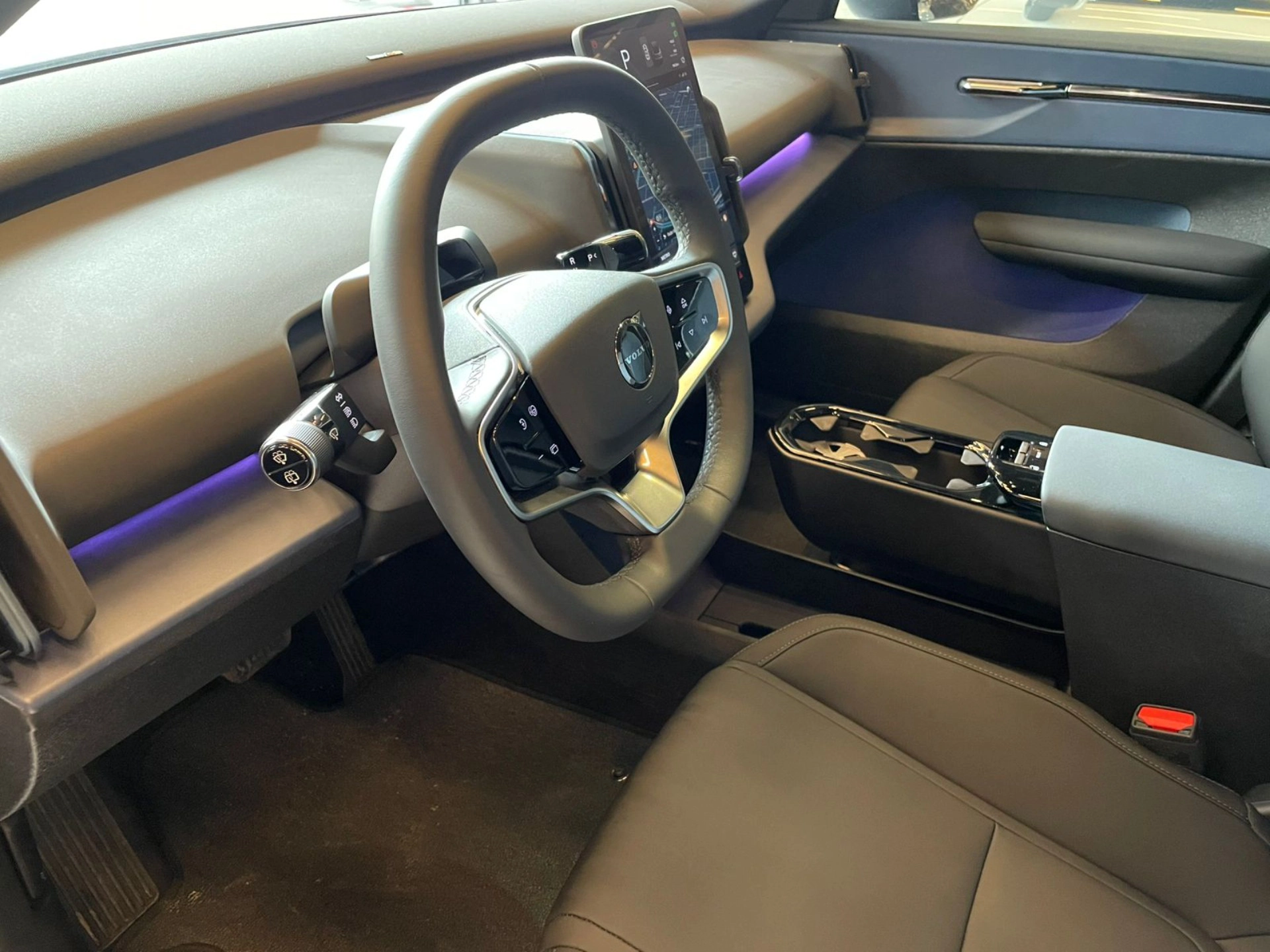 volvo EX30 69 KW ELÉTRICO PLUS 2024
