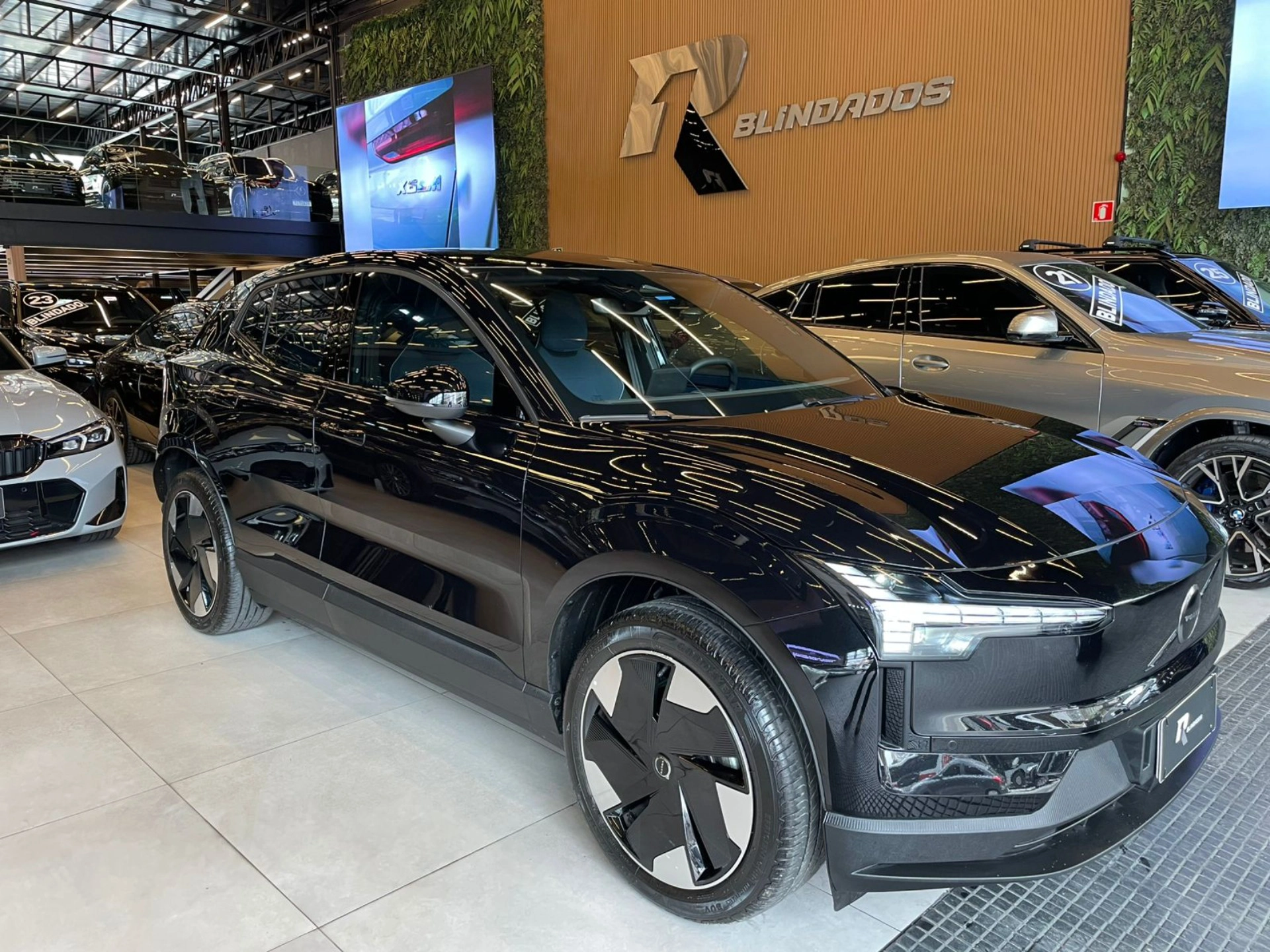 volvo EX30 69 KW ELÉTRICO PLUS 2024