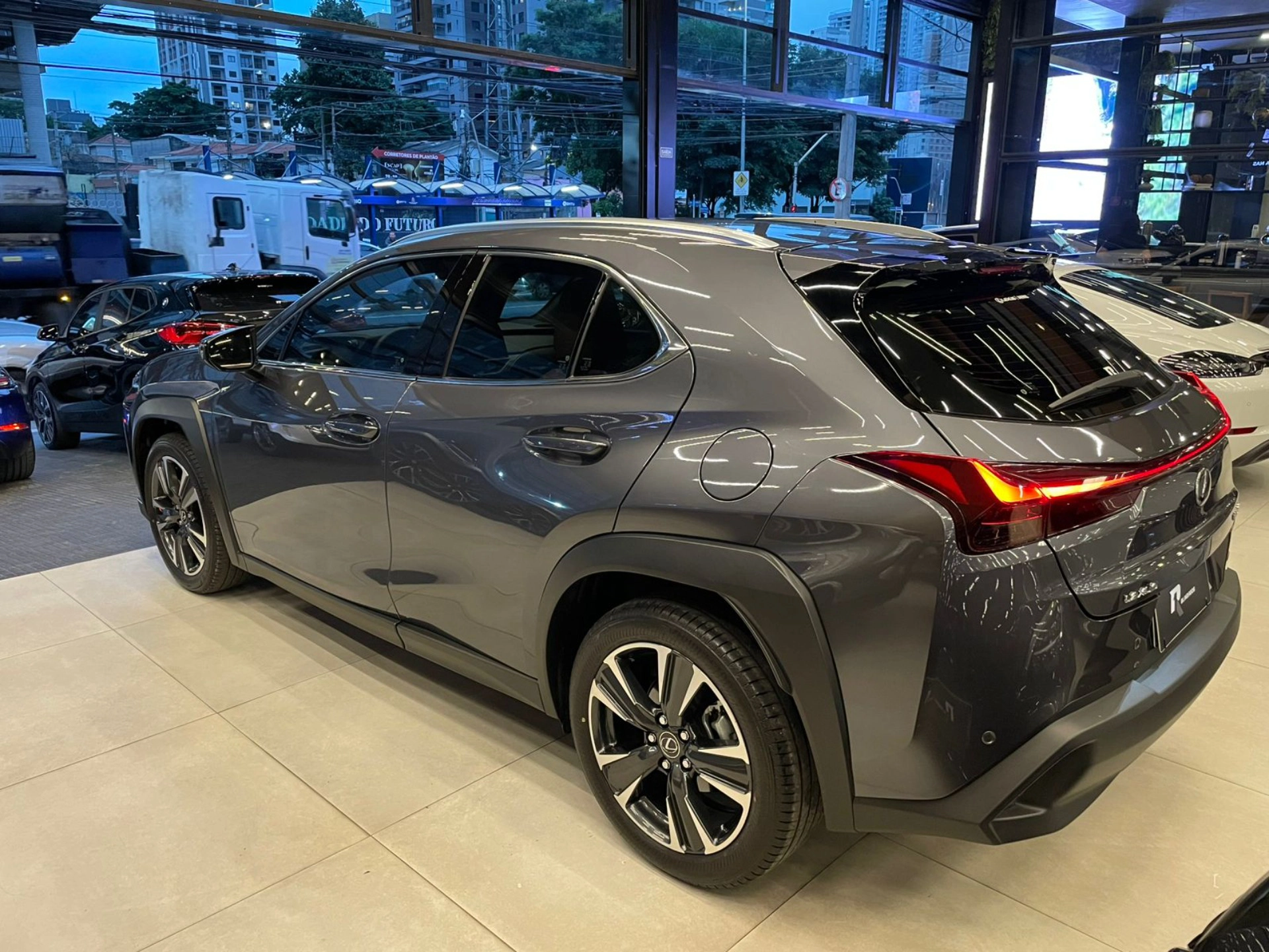 lexus UX 300H 2.0 VVT-I HYBRID CVT 2025