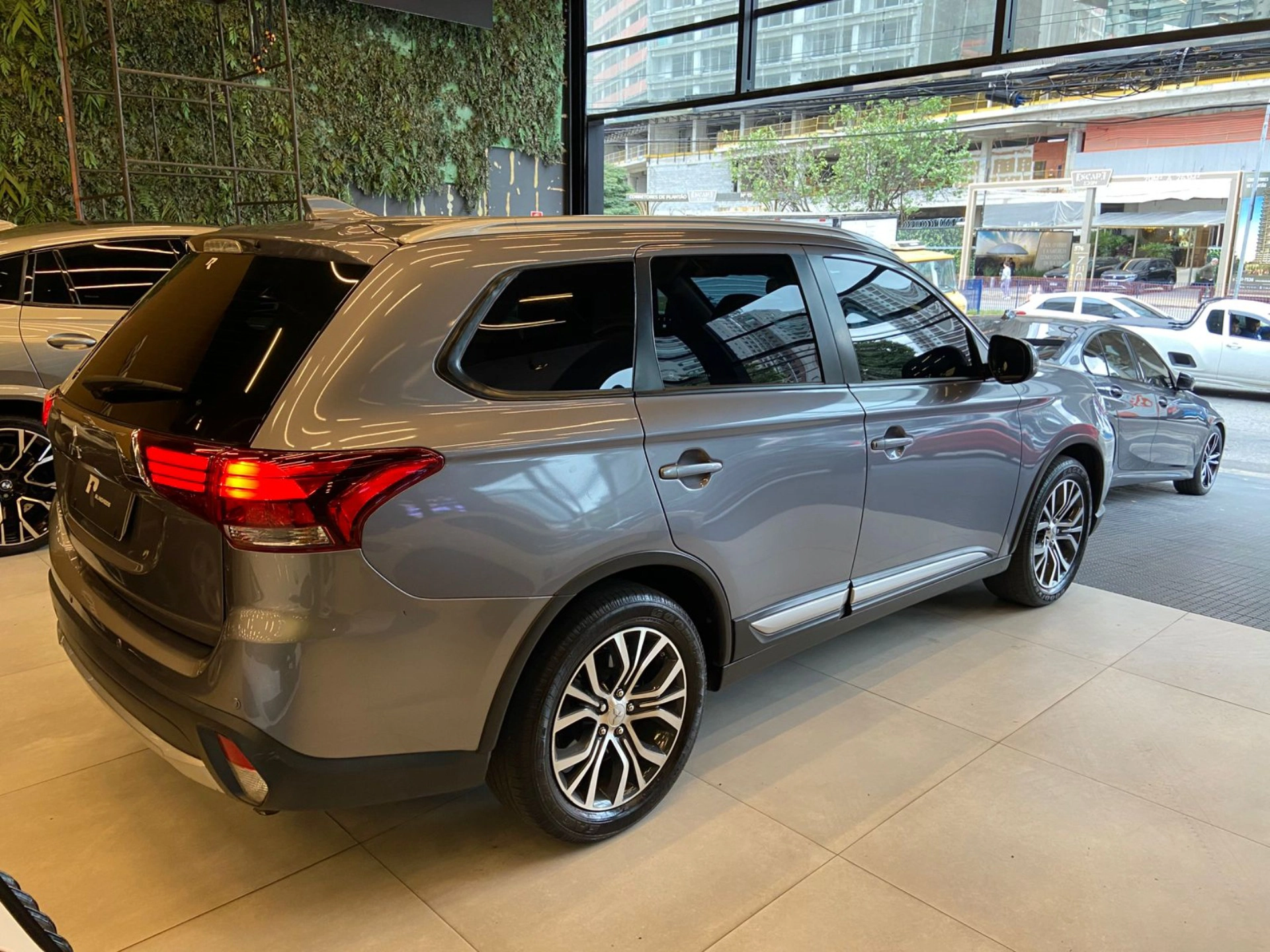 mitsubishi OUTLANDER 2.0 COMFORT 16V GASOLINA 4P AUTOMÁTICO 2018