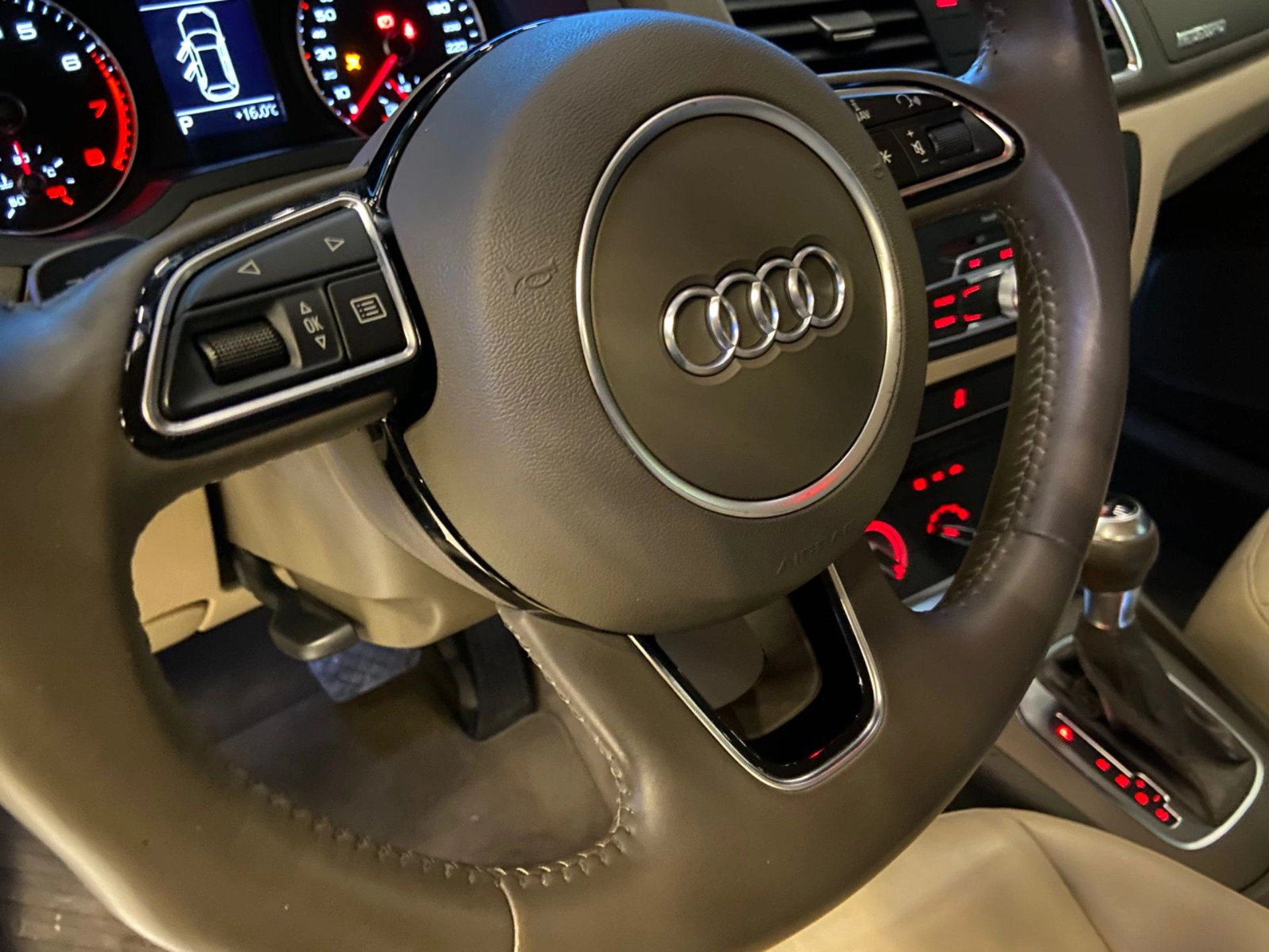 audi Q3 2.0 TFSI ATTRACTION QUATTRO 4P GASOLINA S TRONIC 2014