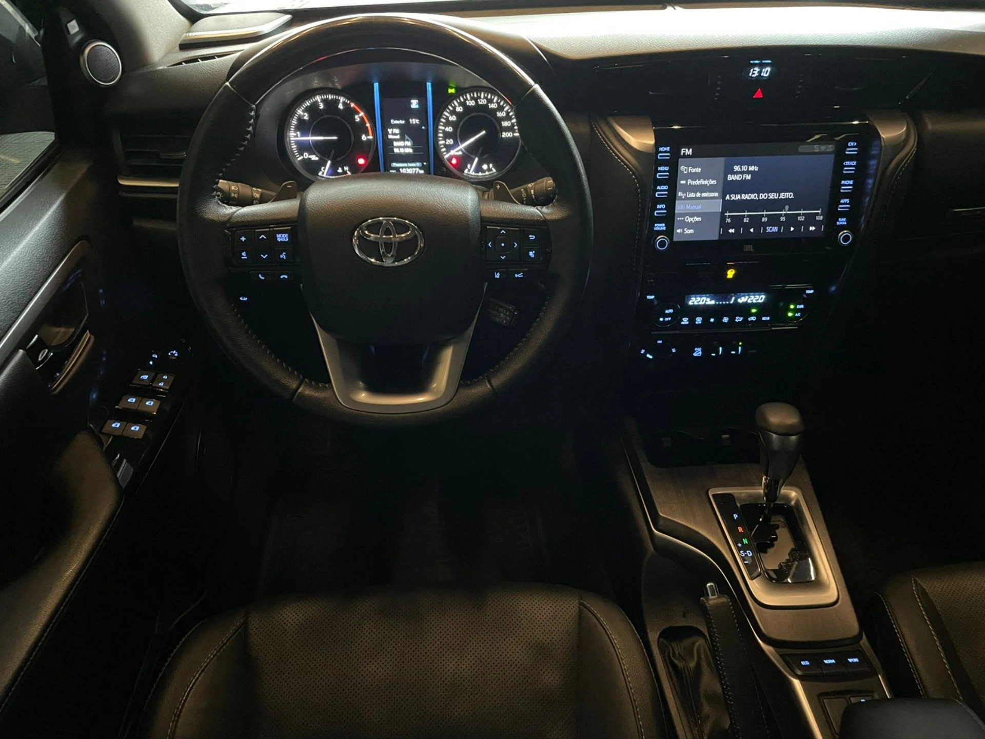 toyota HILUX SW4 2.8 D-4D TURBO DIESEL SRX 7L 4X4 AUTOMÁTICO 2023