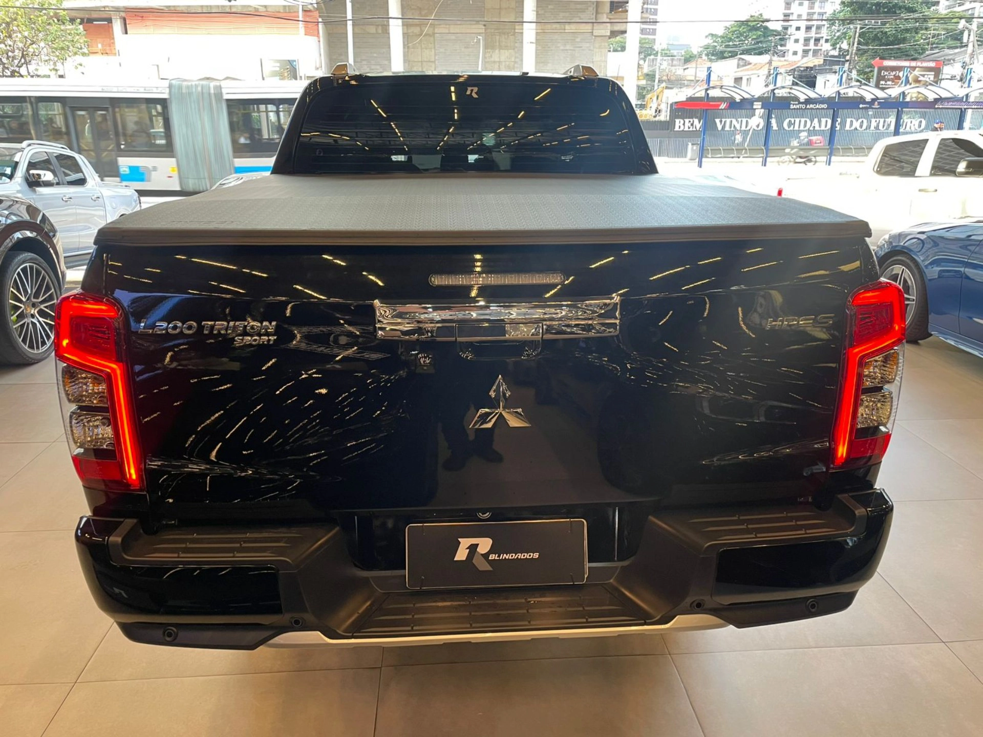 mitsubishi L200 TRITON 2.4 16V TURBO DIESEL SPORT HPE-S CD 4P 4X4 AUTOMÁTICO 2025