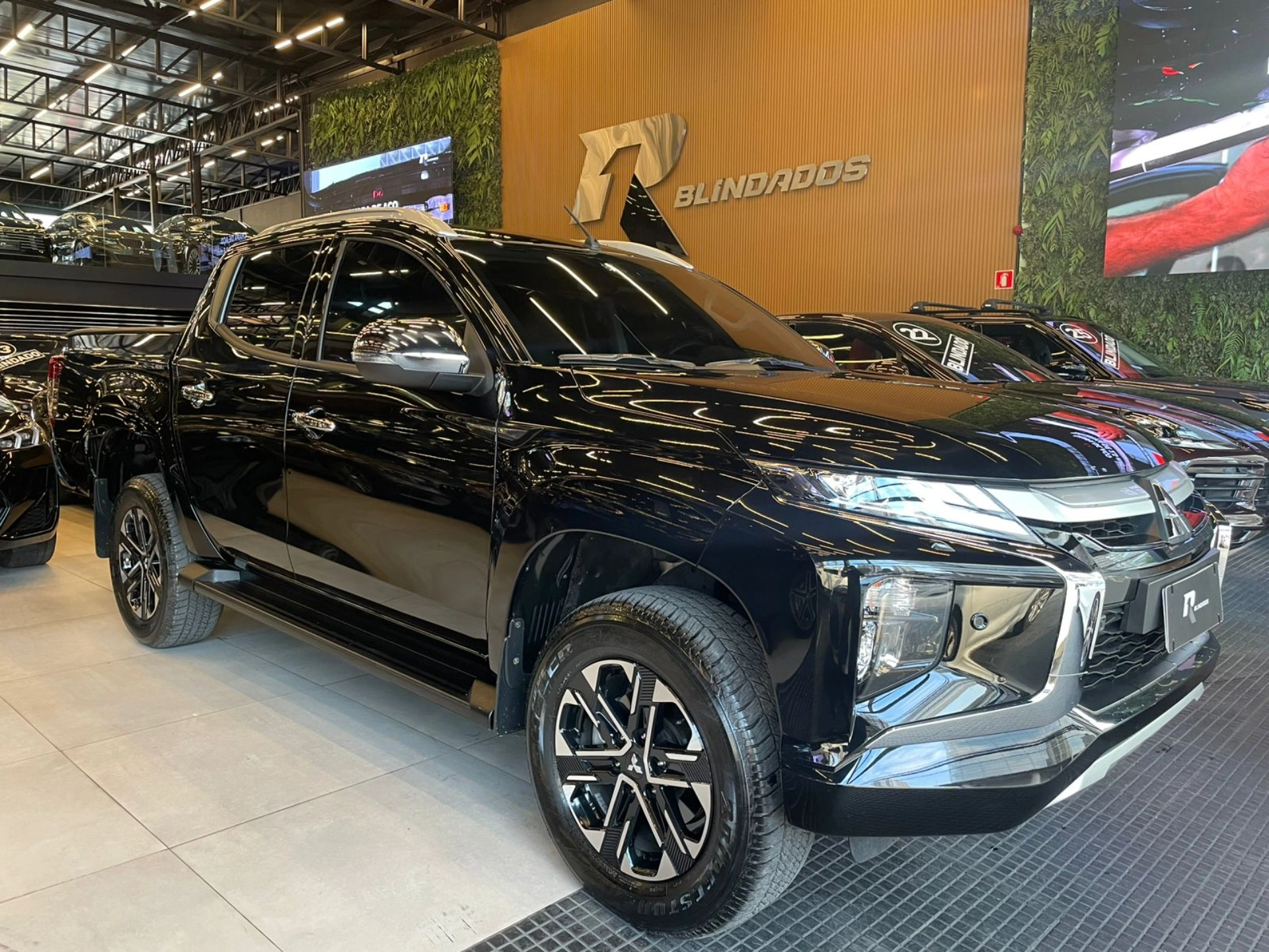 mitsubishi L200 TRITON 2.4 16V TURBO DIESEL SPORT HPE-S CD 4P 4X4 AUTOMÁTICO 2025