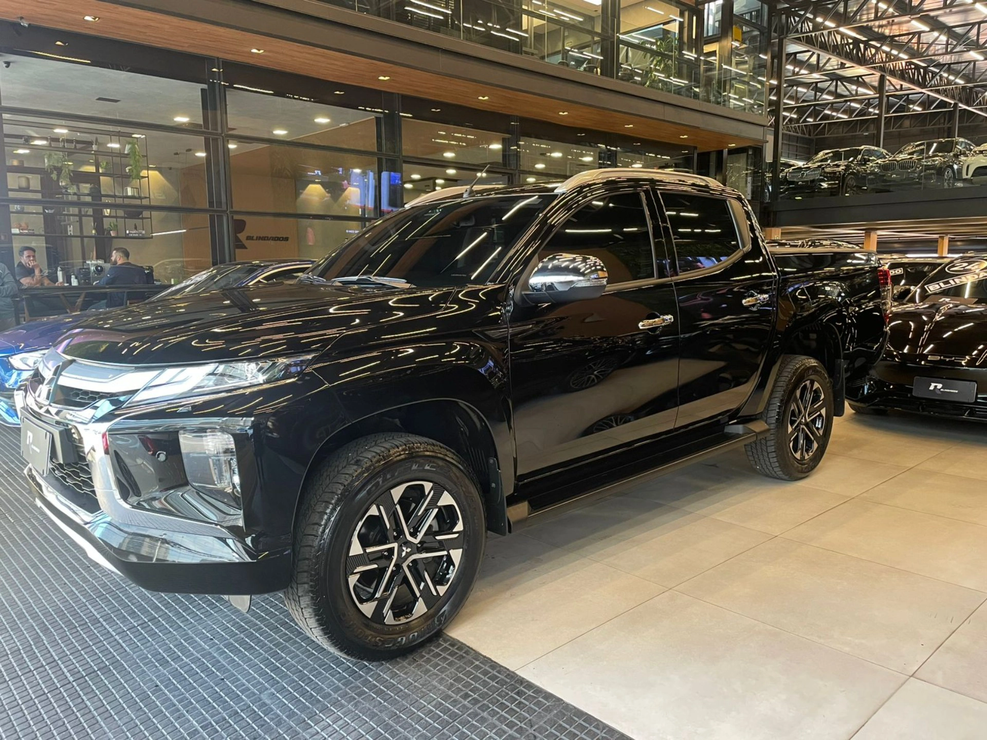 mitsubishi L200 TRITON 2.4 16V TURBO DIESEL SPORT HPE-S CD 4P 4X4 AUTOMÁTICO 2025 mitsubishi L200 TRITON 2.4 16V TURBO DIESEL SPORT HPE-S CD 4P 4X4 AUTOMÁTICO 2025