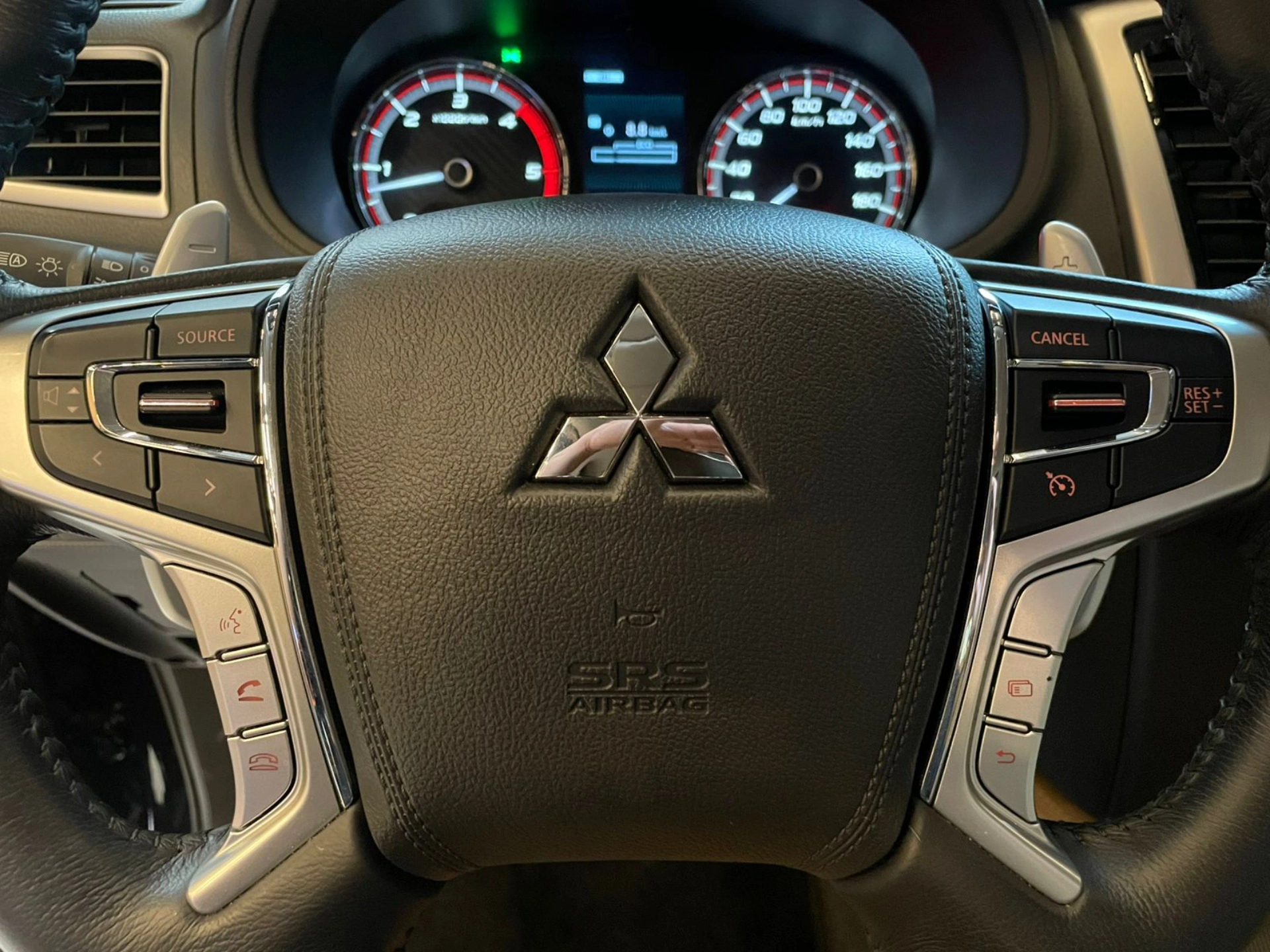 mitsubishi L200 TRITON 2.4 16V TURBO DIESEL SPORT HPE-S CD 4P 4X4 AUTOMÁTICO 2025