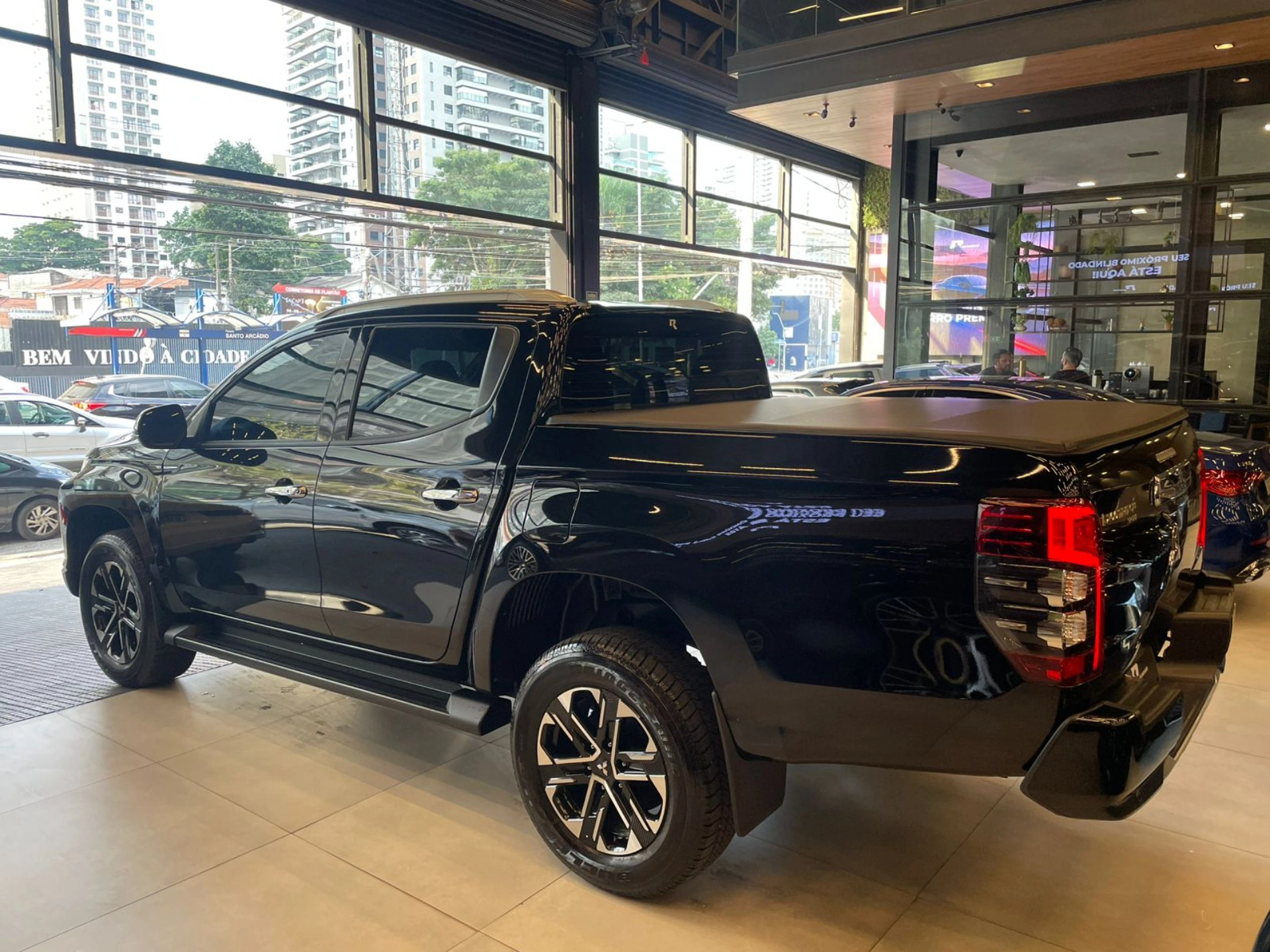 mitsubishi L200 TRITON 2.4 16V TURBO DIESEL SPORT HPE-S CD 4P 4X4 AUTOMÁTICO 2025