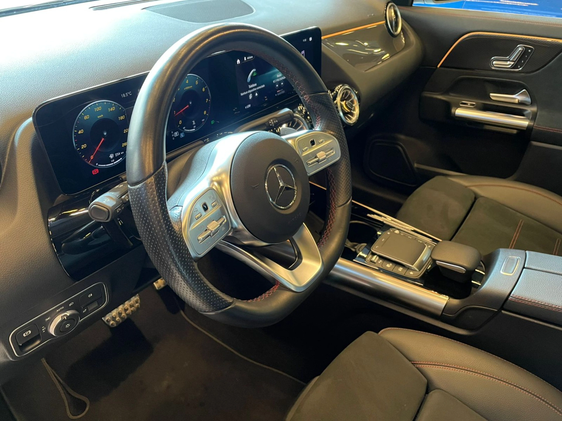 mercedes-benz GLA 200 1.3 GCI GASOLINA AMG LINE 7G-DCT 2023