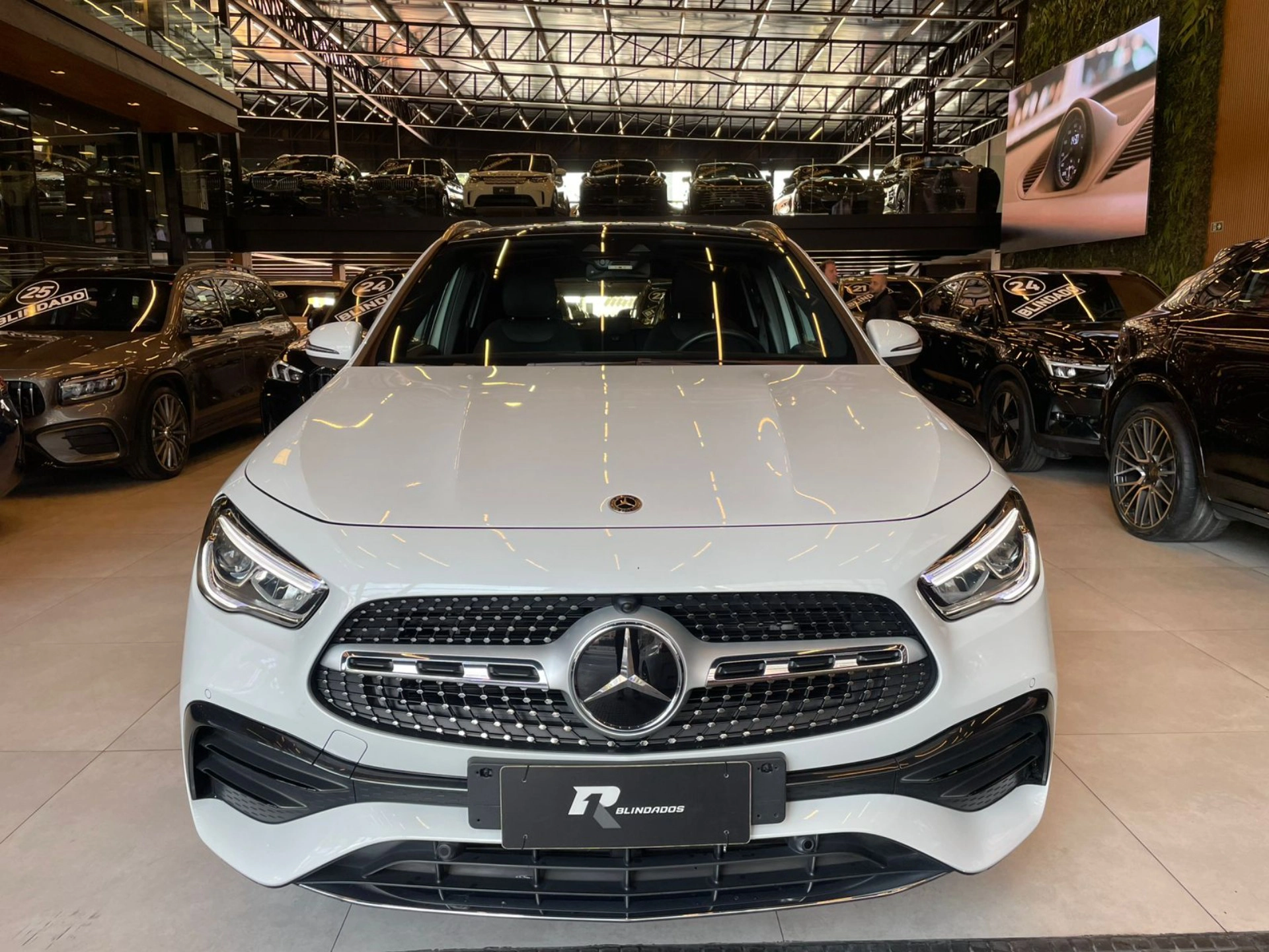 mercedes-benz GLA 200 1.3 GCI GASOLINA AMG LINE 7G-DCT 2023