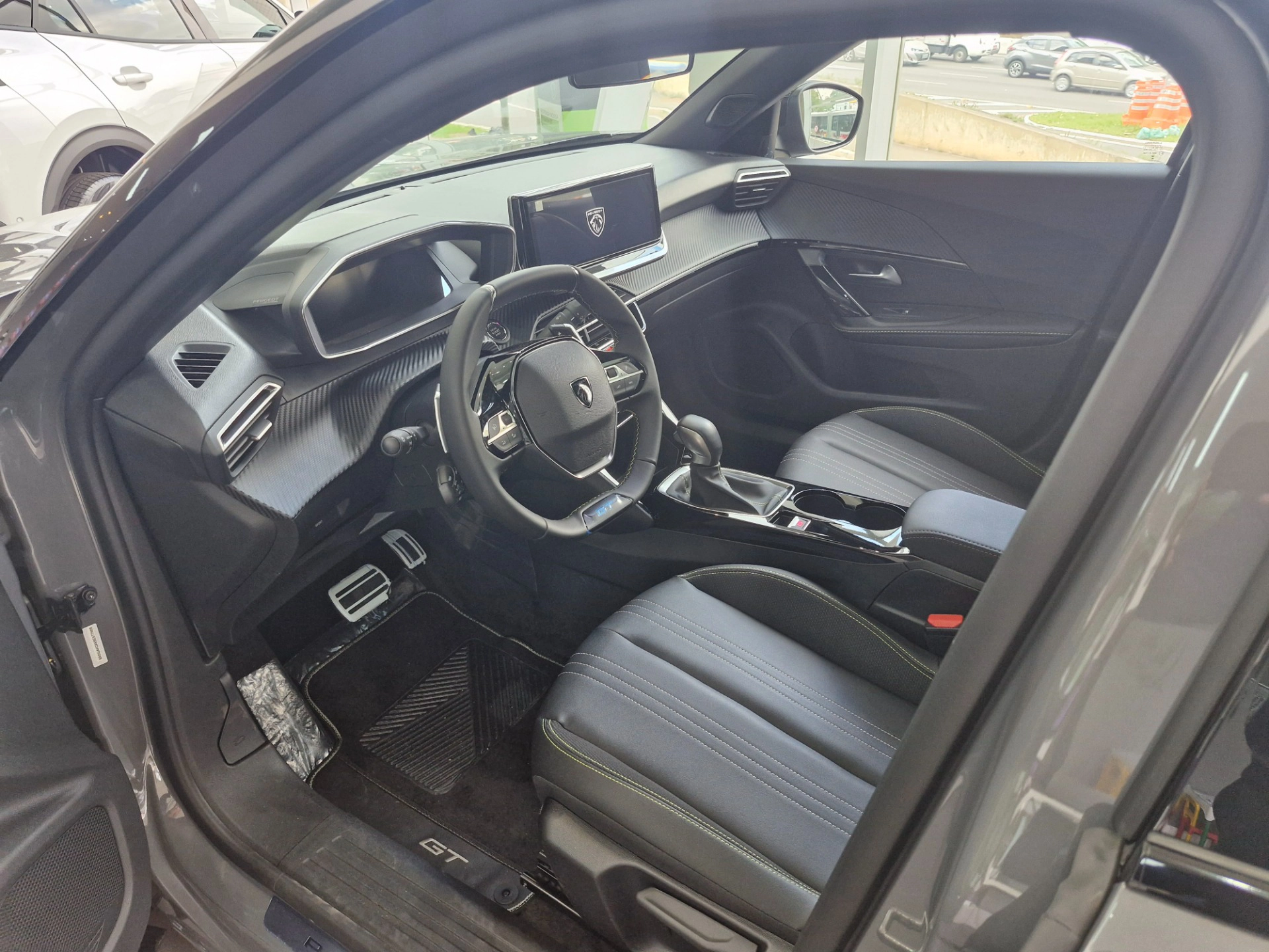 PEUGEOT-2008-1.0 TURBO 200 FLEX GT CVT