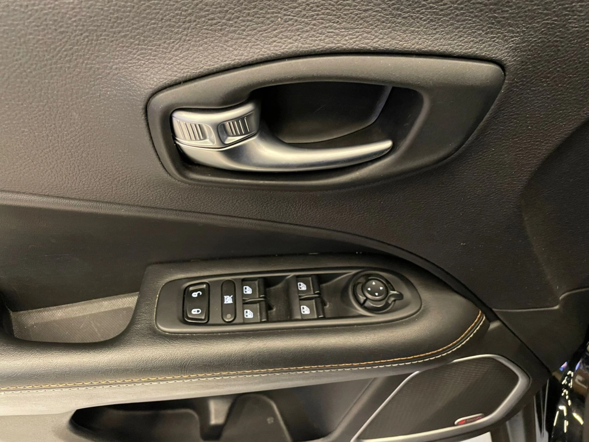 jeep COMPASS 2.0 16V FLEX LONGITUDE AUTOMÁTICO 2018