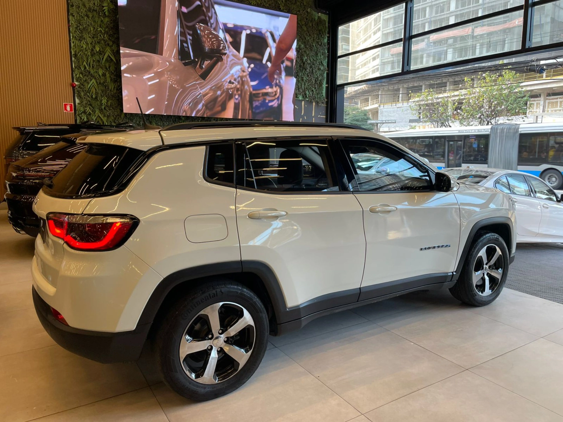jeep COMPASS 2.0 16V FLEX SPORT AUTOMÁTICO 2017