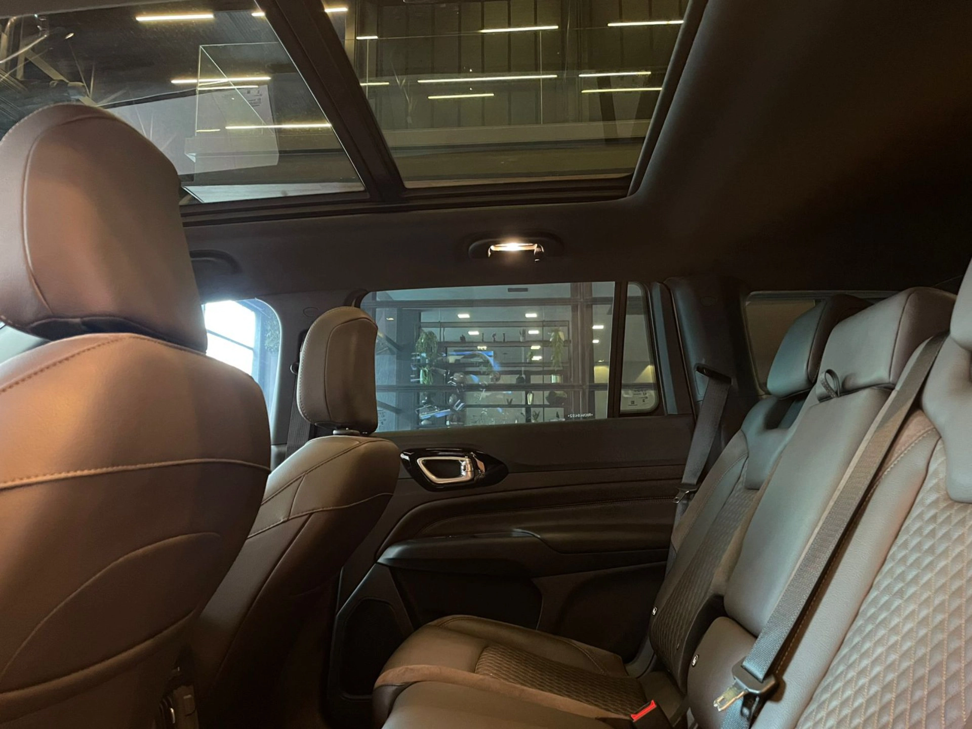 jeep COMMANDER 2.0 TD380 TURBO DIESEL OVERLAND AT9 2024