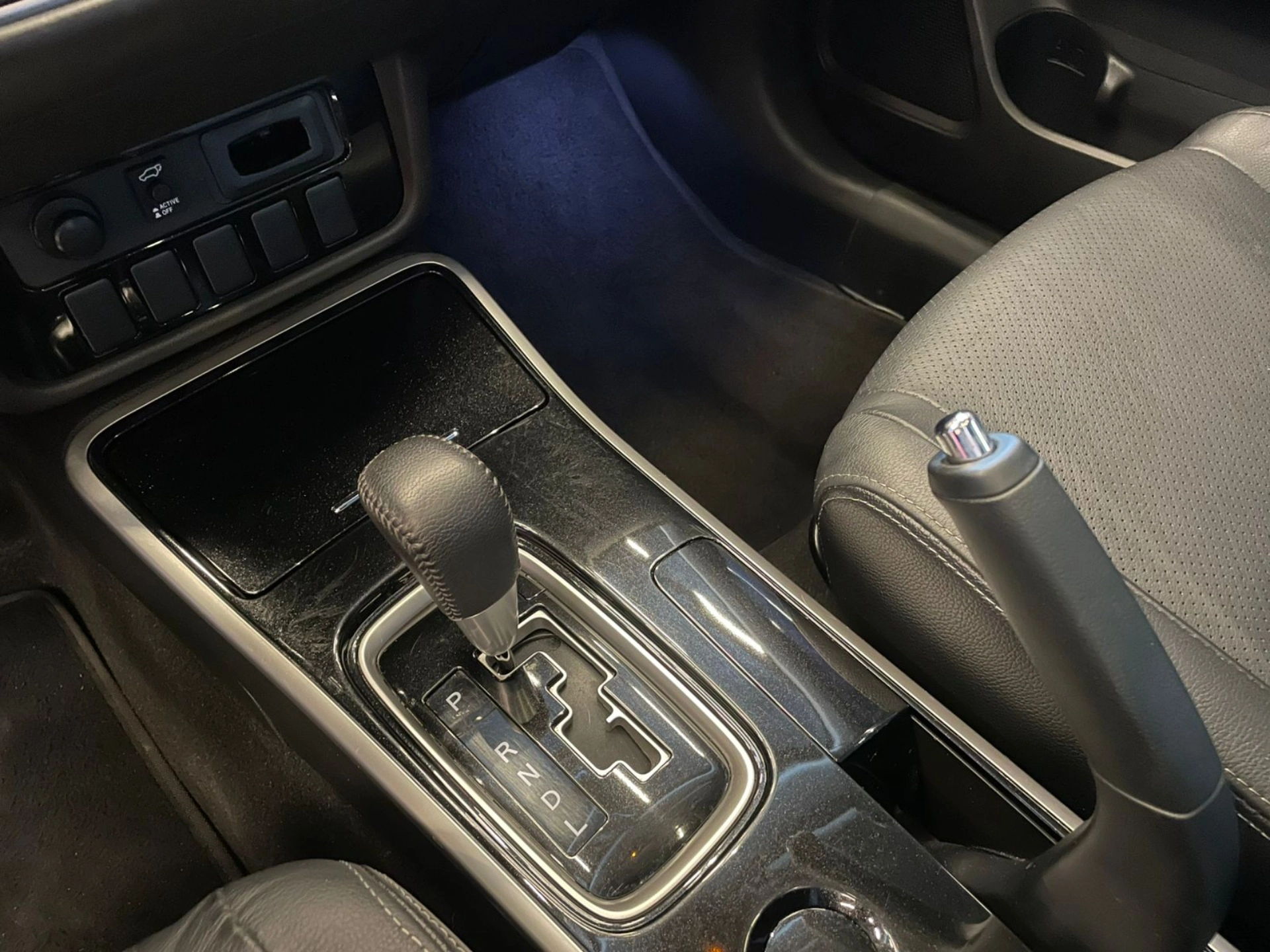 mitsubishi OUTLANDER 2.0 COMFORT 16V GASOLINA 4P AUTOMÁTICO 2018