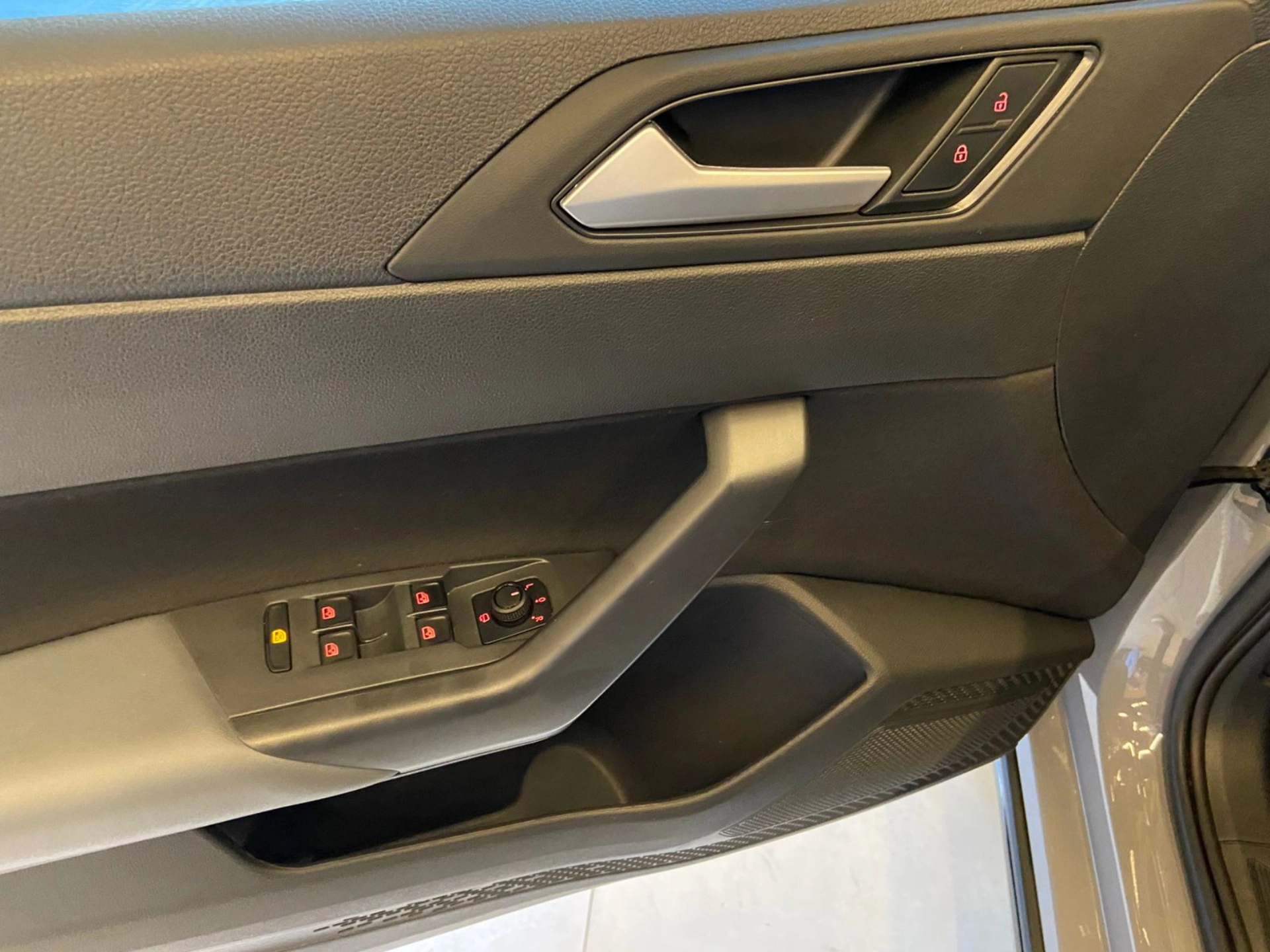 volkswagen NIVUS 1.0 200 TSI TOTAL FLEX HIGHLINE AUTOMÁTICO 2024