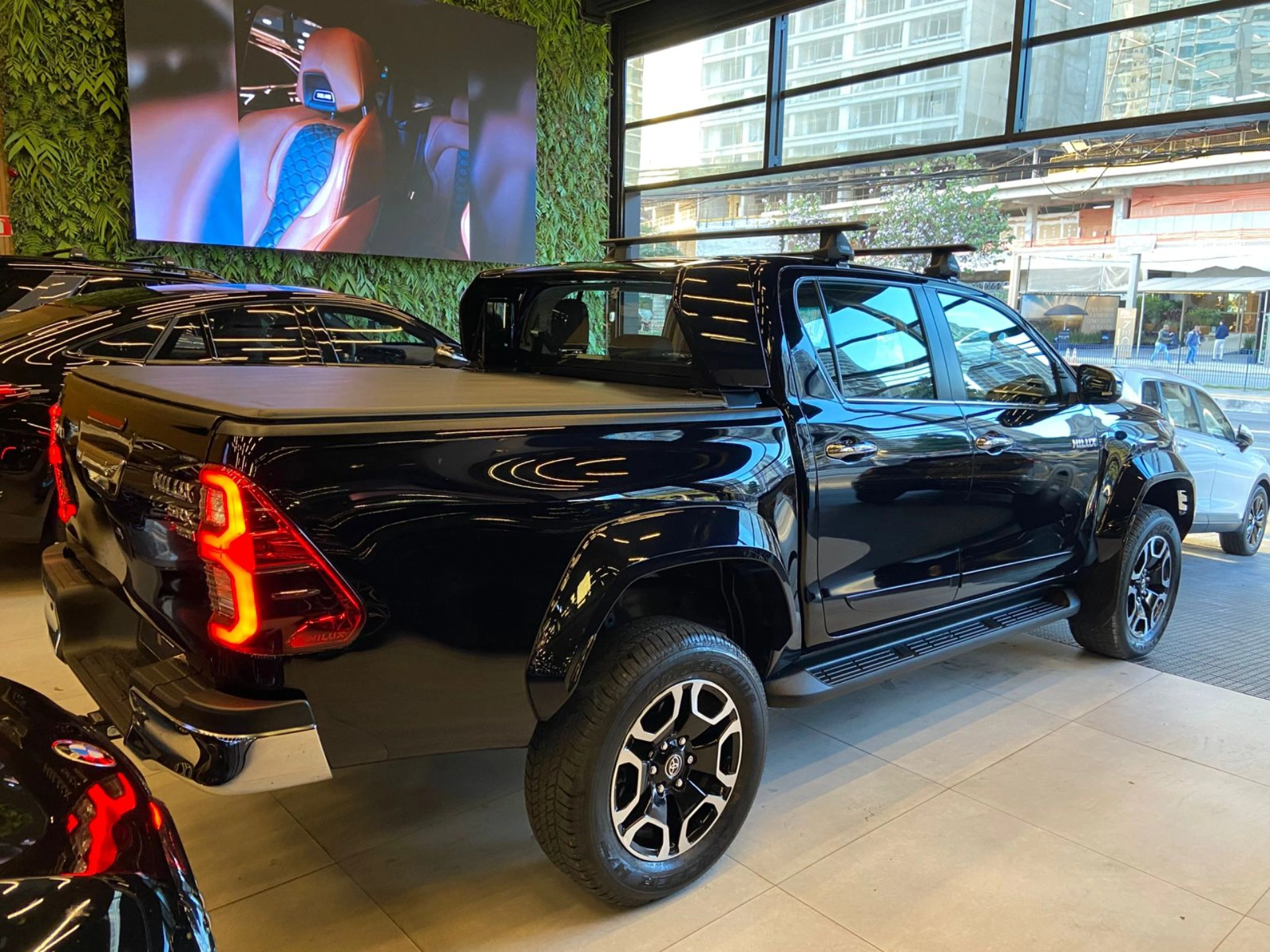 toyota HILUX 2.8 D-4D TURBO DIESEL CD SRX PLUS 4X4 AUTOMÁTICO 2025