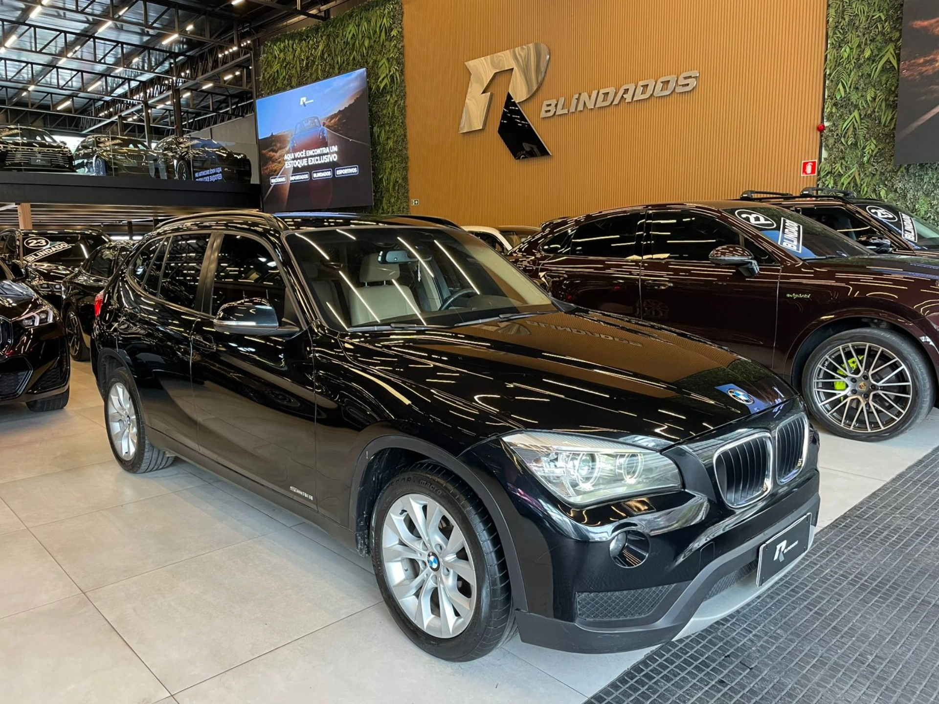 bmw X1 2.0 16V GASOLINA SDRIVE18I 4P AUTOMÁTICO 2014