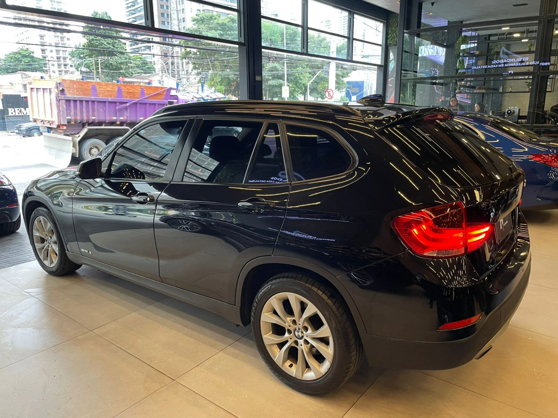 bmw X1 2.0 16V GASOLINA SDRIVE18I 4P AUTOMÁTICO 2014